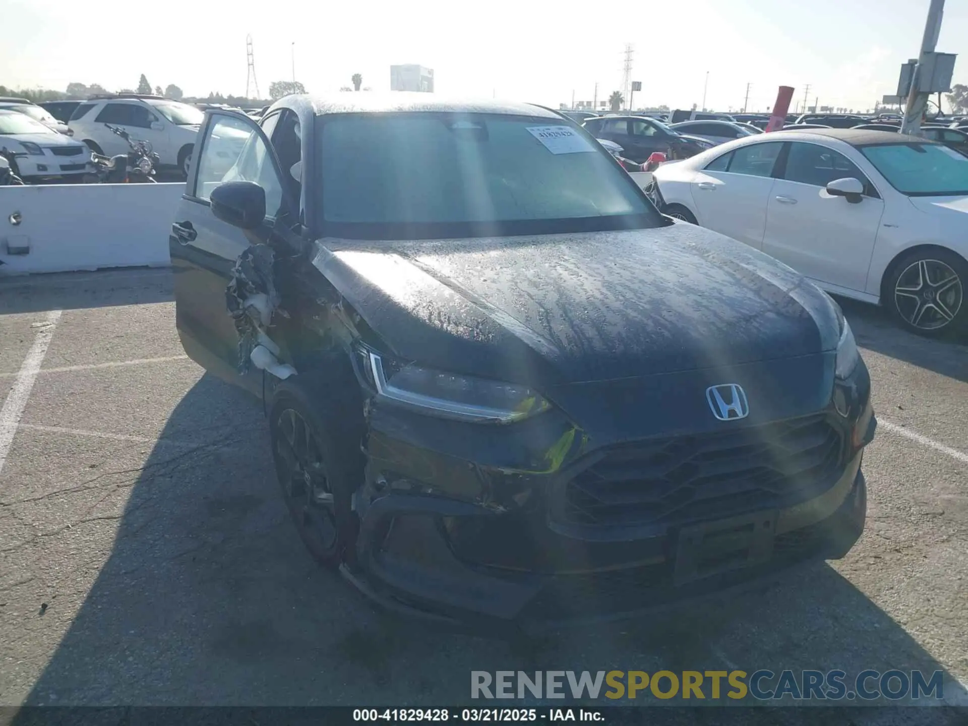 1 Photograph of a damaged car 3CZRZ1H54RM700630 HONDA HR-V 2024