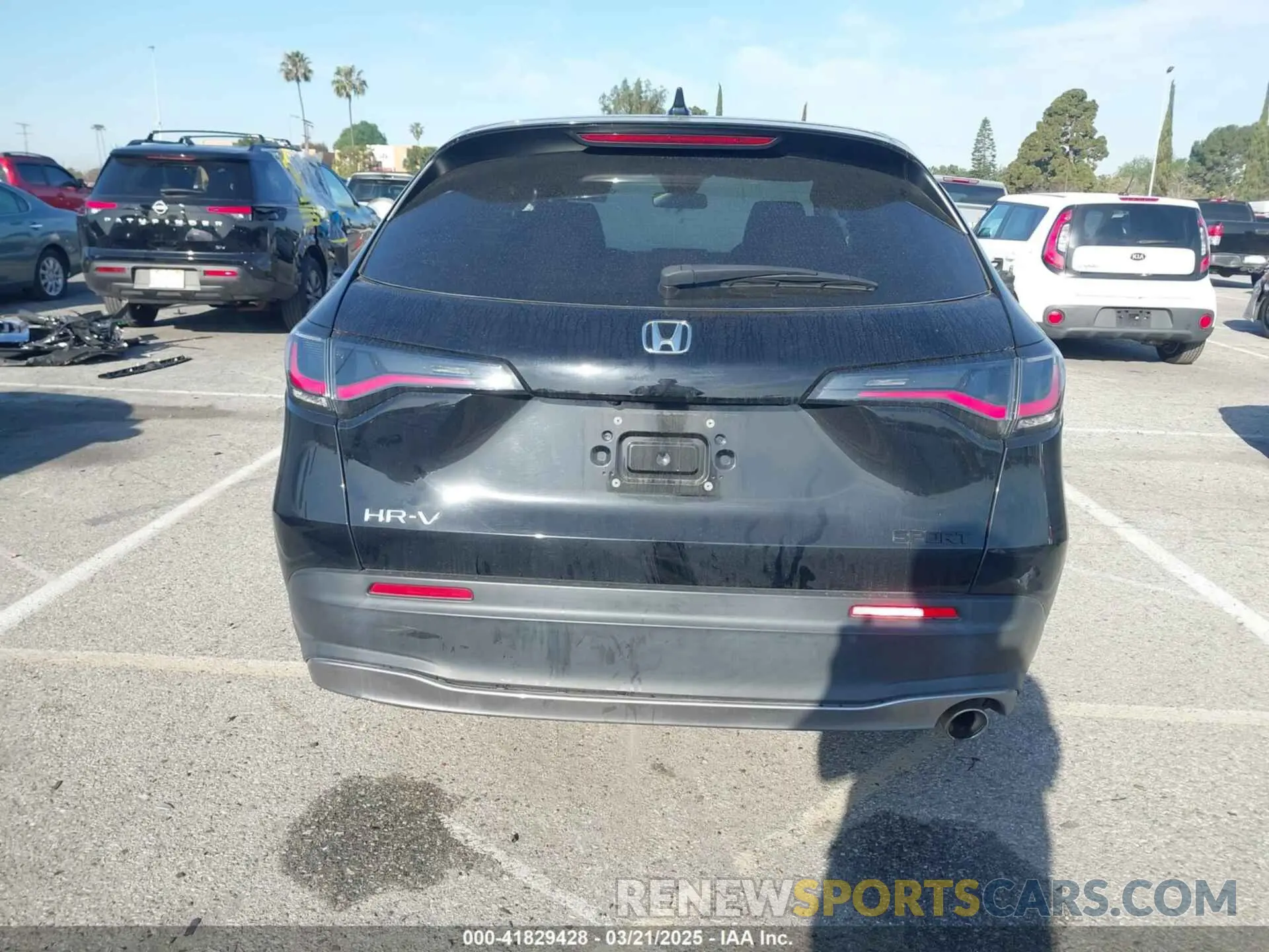 17 Photograph of a damaged car 3CZRZ1H54RM700630 HONDA HR-V 2024