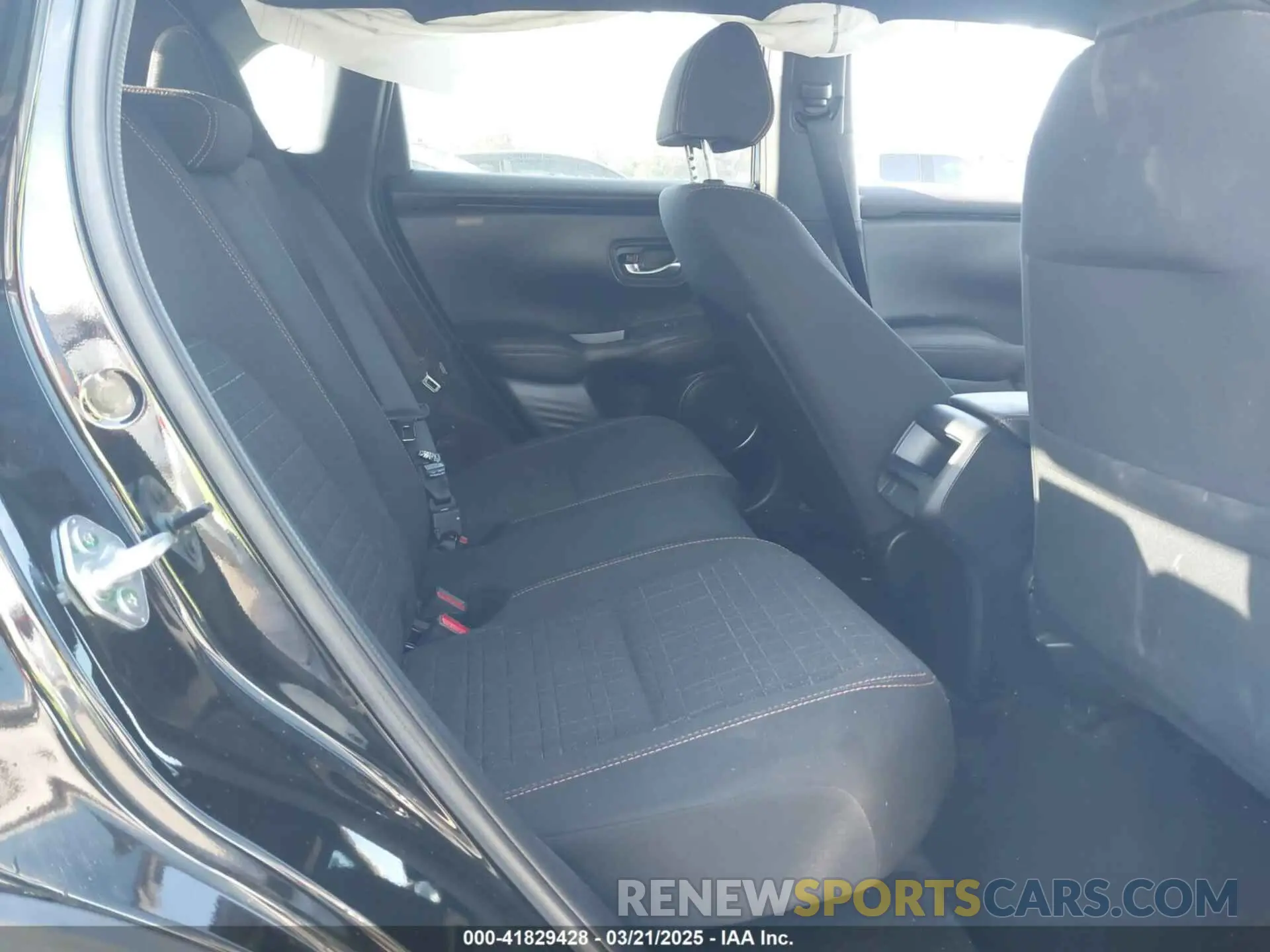 8 Photograph of a damaged car 3CZRZ1H54RM700630 HONDA HR-V 2024