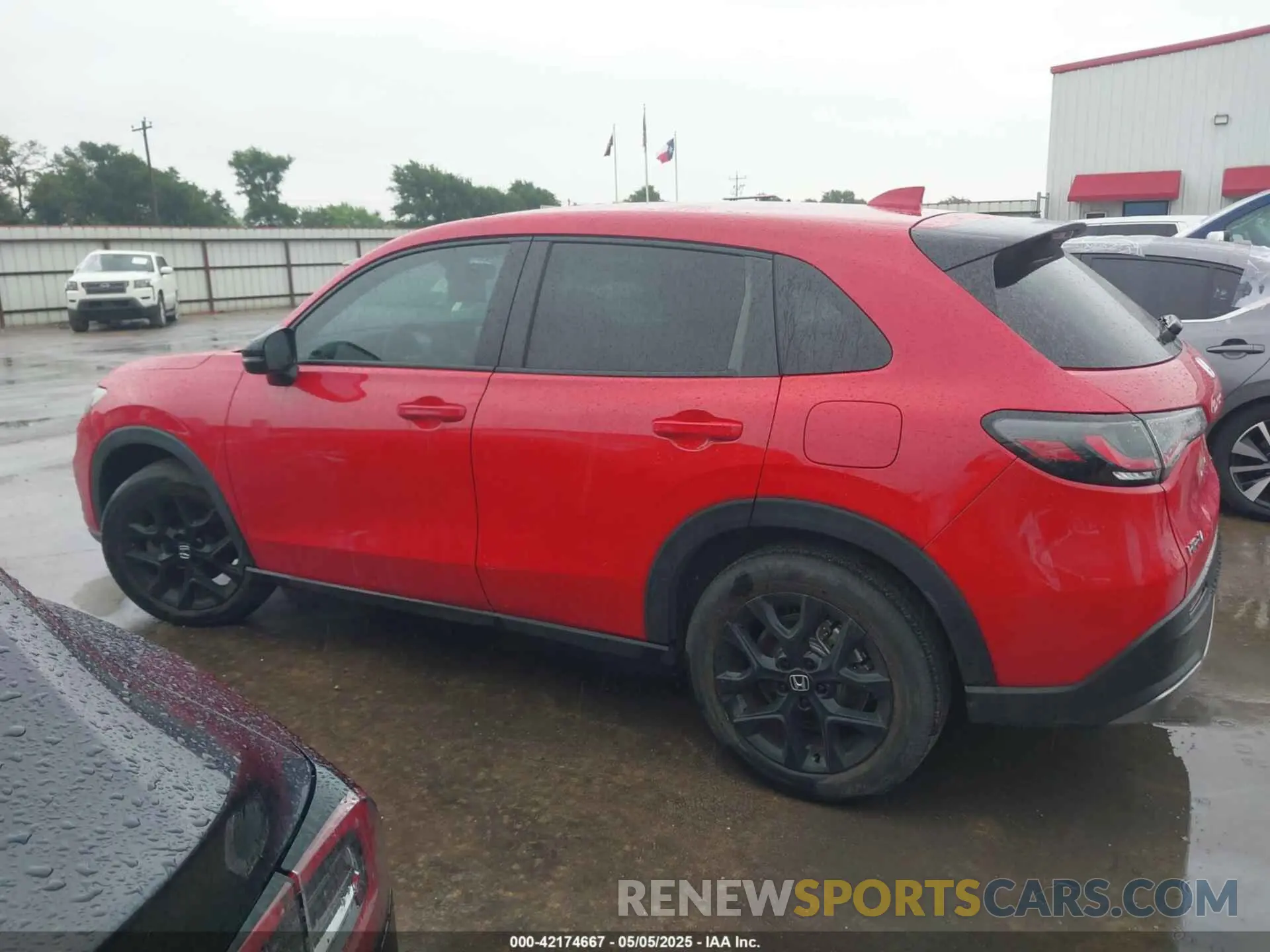14 Photograph of a damaged car 3CZRZ1H54RM703589 HONDA HR-V 2024