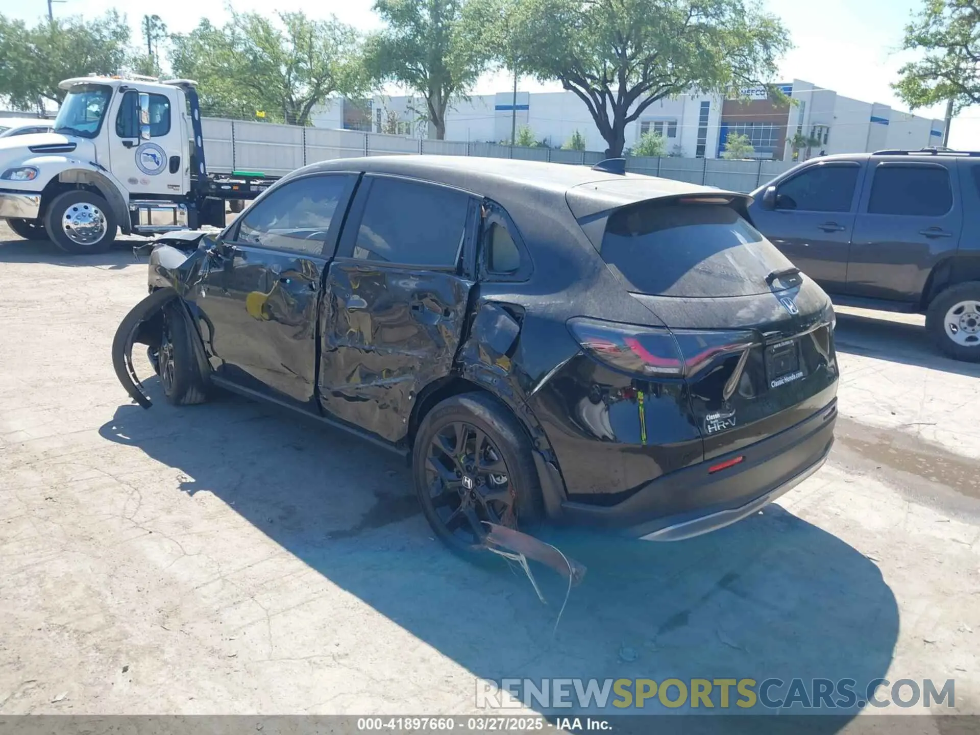 3 Photograph of a damaged car 3CZRZ1H54RM723504 HONDA HR-V 2024