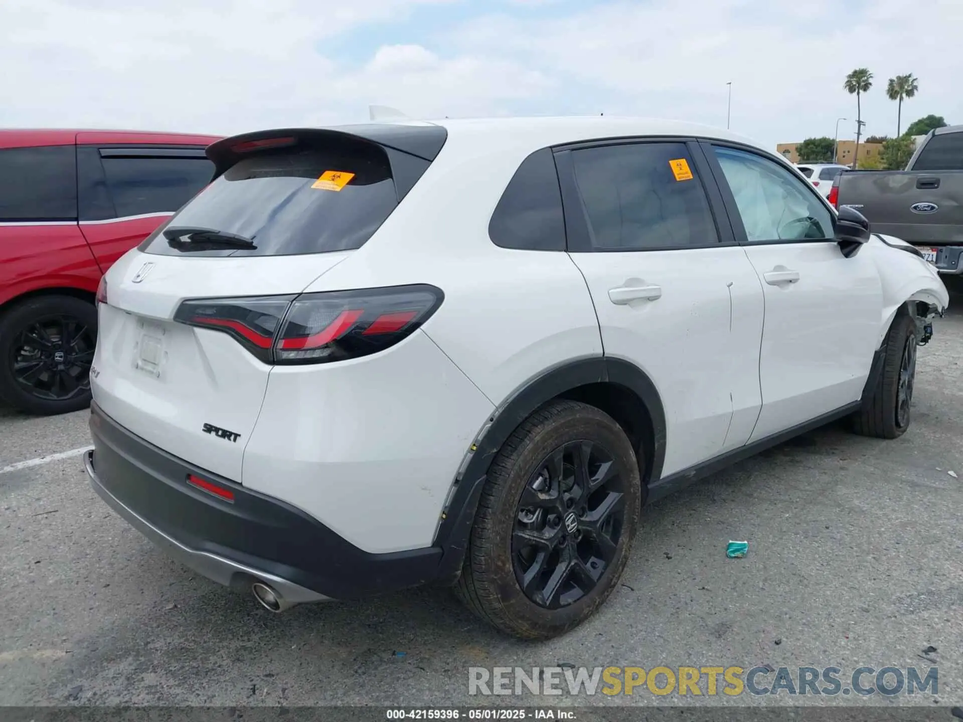 4 Photograph of a damaged car 3CZRZ1H54RM739296 HONDA HR-V 2024