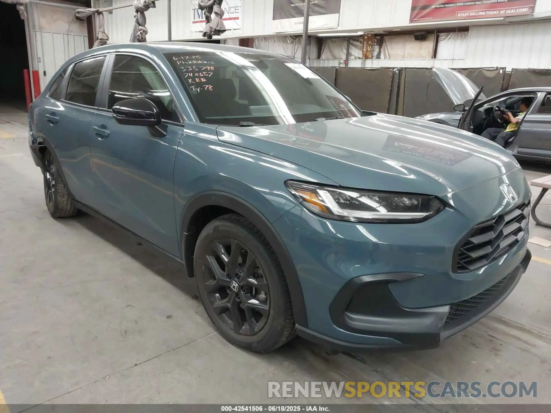 1 Photograph of a damaged car 3CZRZ1H54RM740657 HONDA HR-V 2024