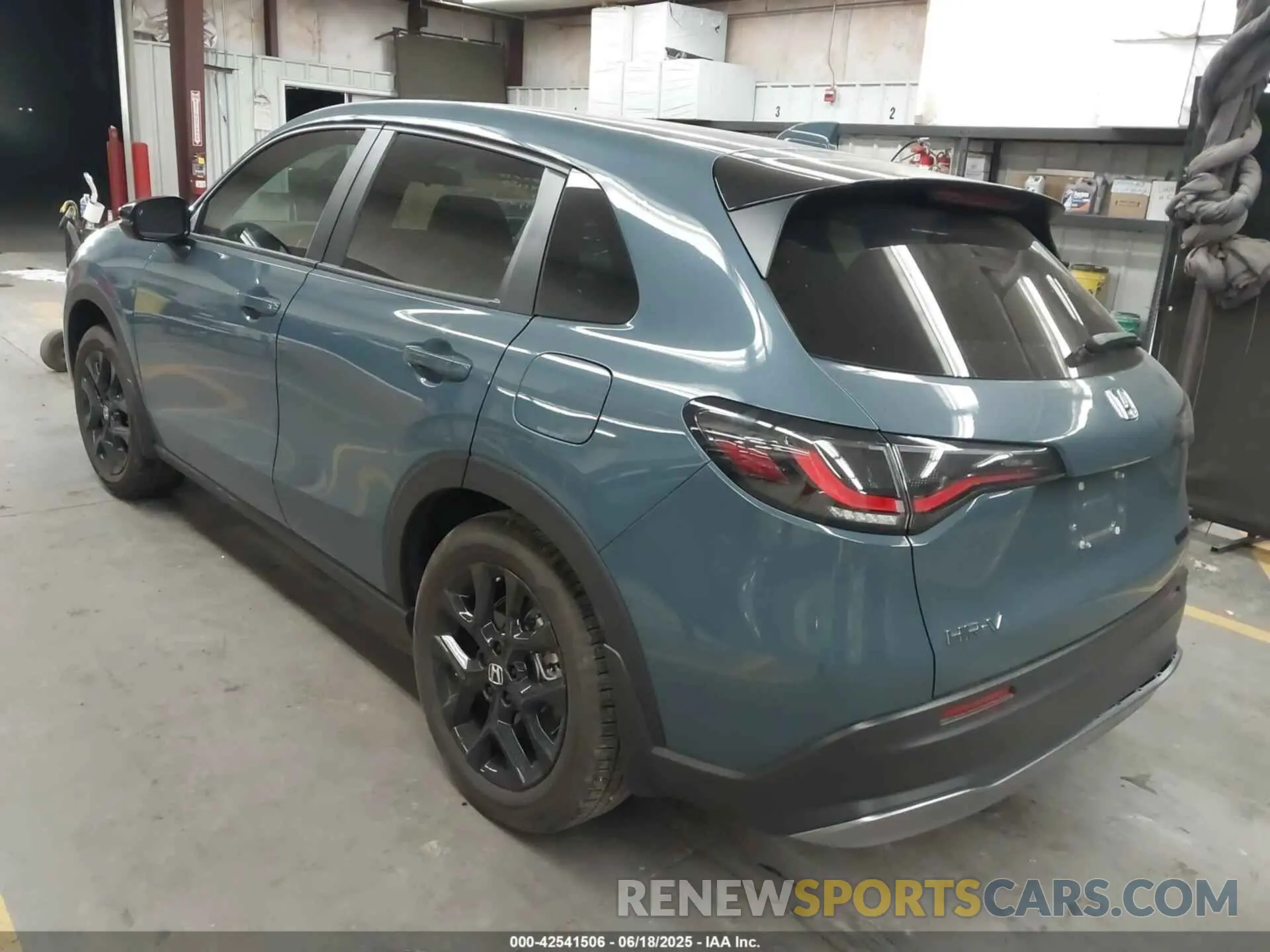 3 Photograph of a damaged car 3CZRZ1H54RM740657 HONDA HR-V 2024