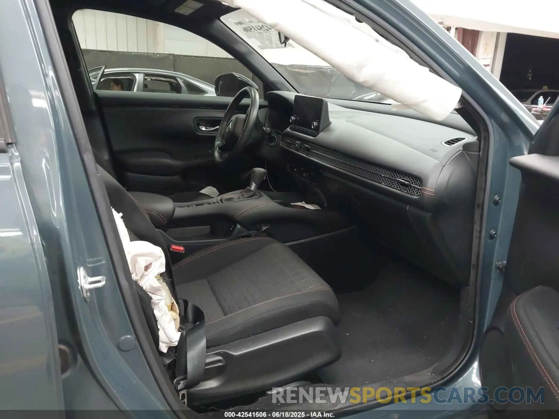 5 Photograph of a damaged car 3CZRZ1H54RM740657 HONDA HR-V 2024