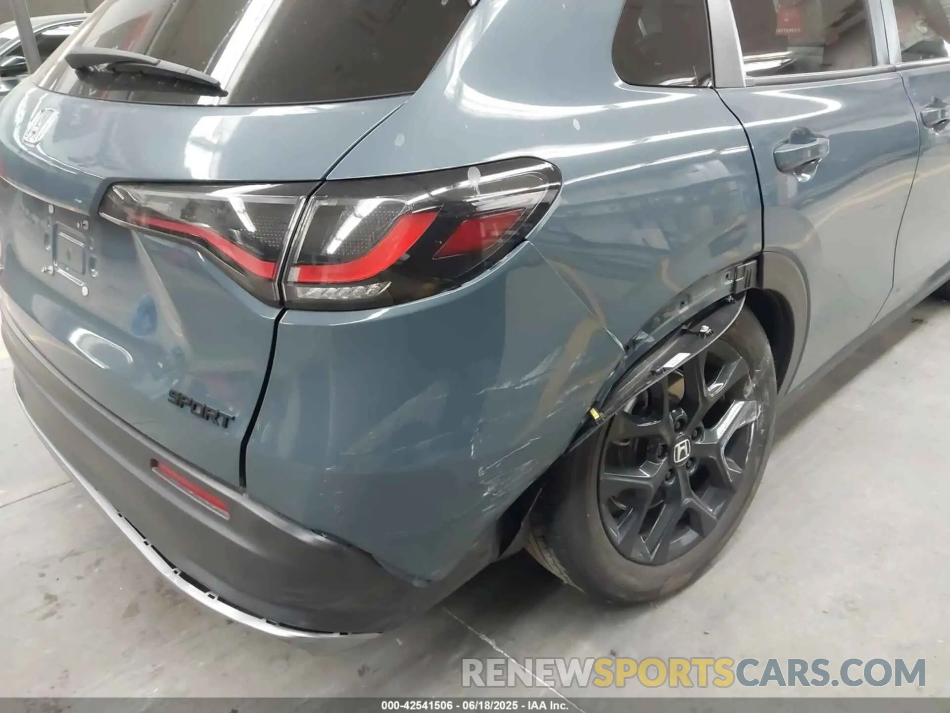6 Photograph of a damaged car 3CZRZ1H54RM740657 HONDA HR-V 2024