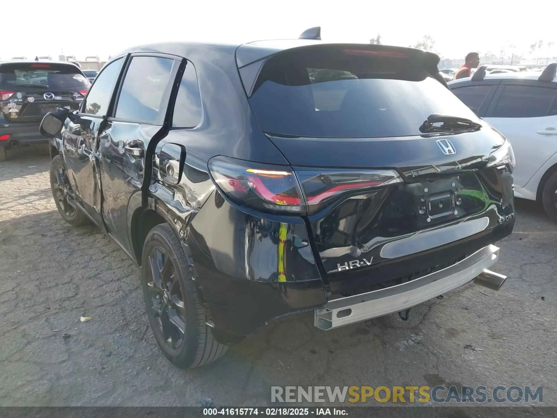 3 Photograph of a damaged car 3CZRZ1H54RM744840 HONDA HR-V 2024