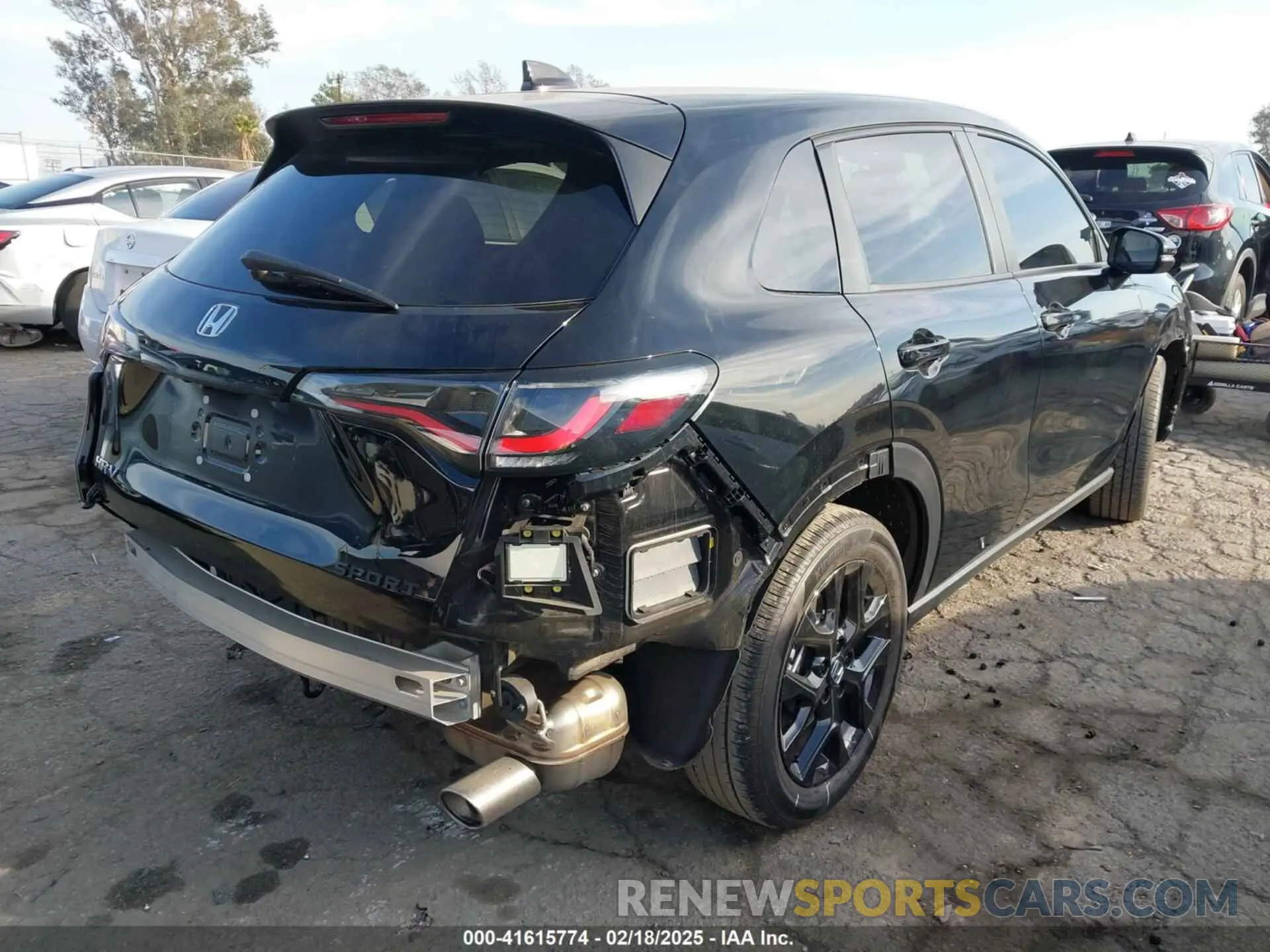 4 Photograph of a damaged car 3CZRZ1H54RM744840 HONDA HR-V 2024