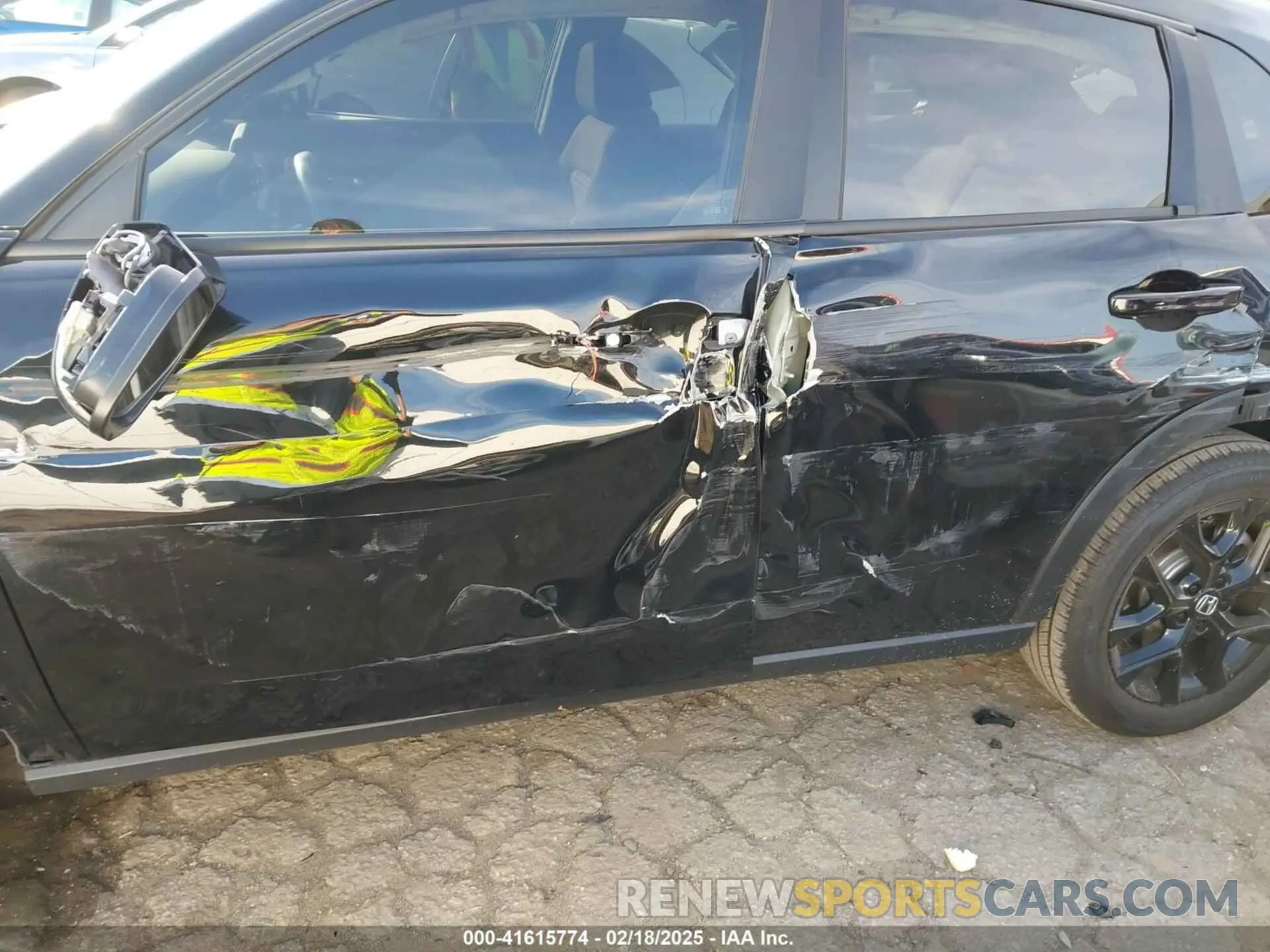 6 Photograph of a damaged car 3CZRZ1H54RM744840 HONDA HR-V 2024