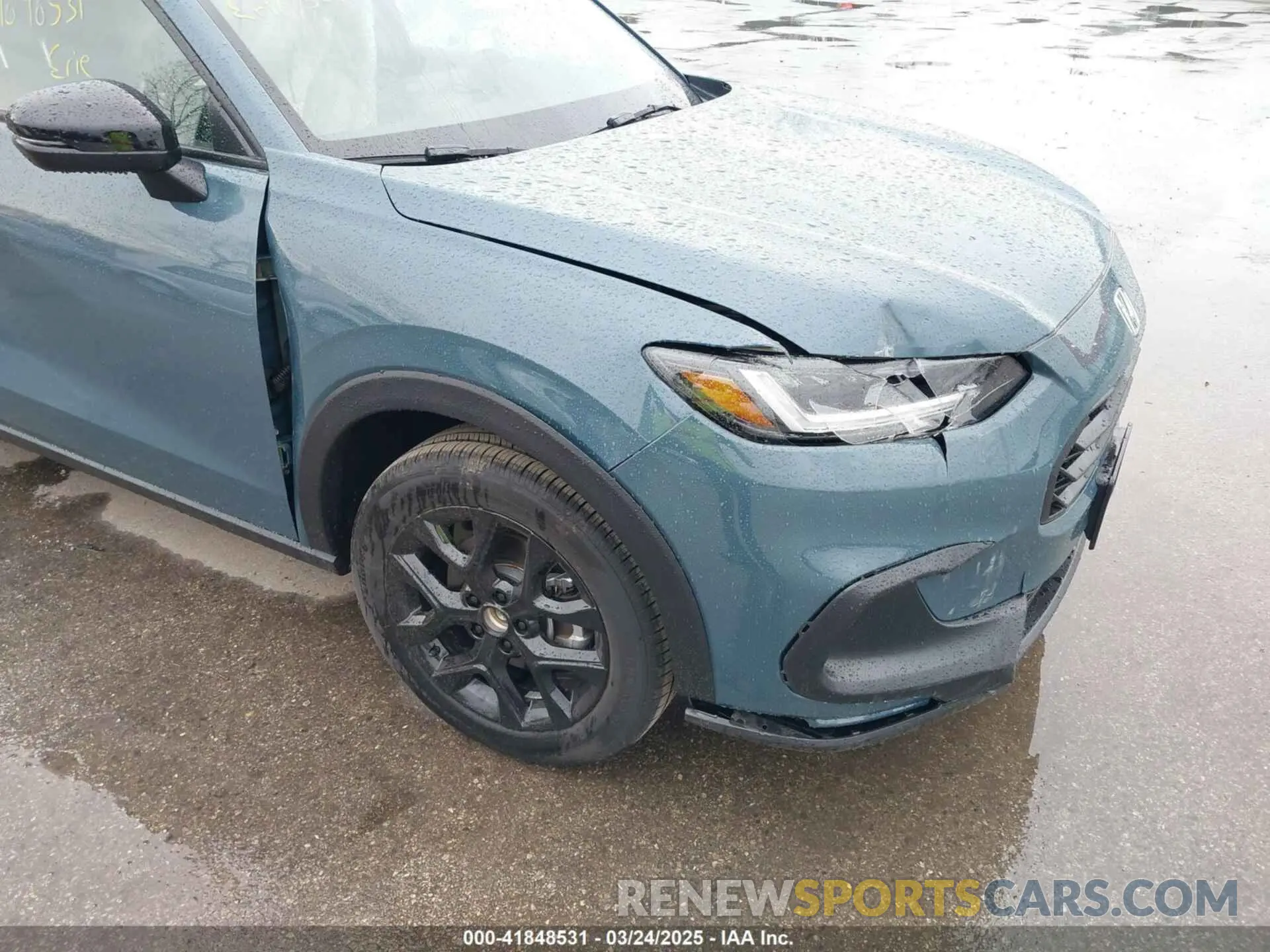 18 Photograph of a damaged car 3CZRZ1H54RM754199 HONDA HR-V 2024