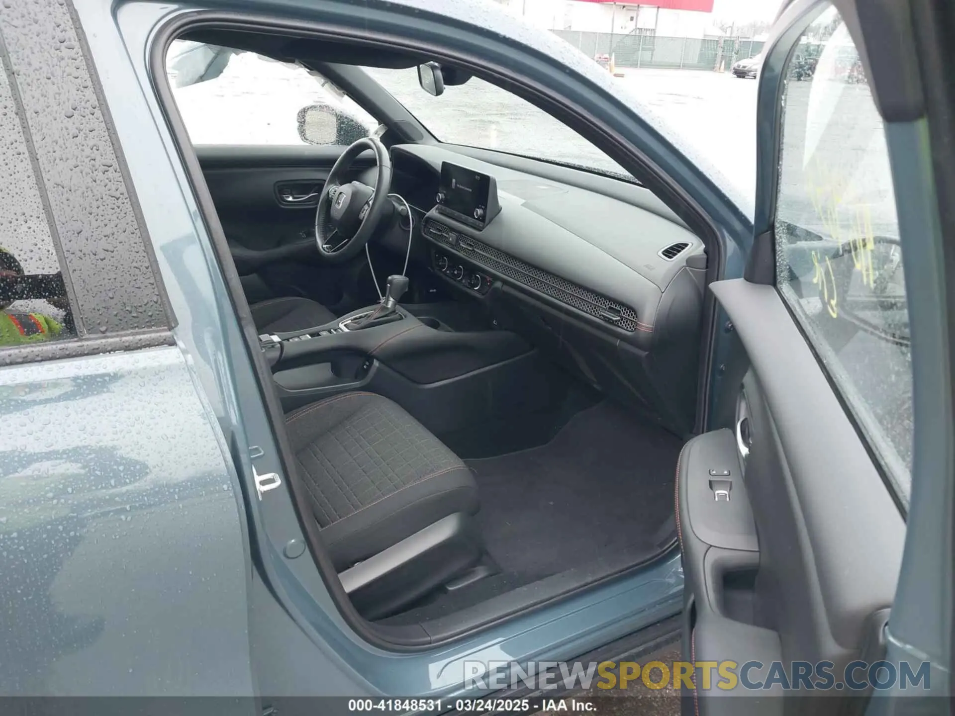 5 Photograph of a damaged car 3CZRZ1H54RM754199 HONDA HR-V 2024