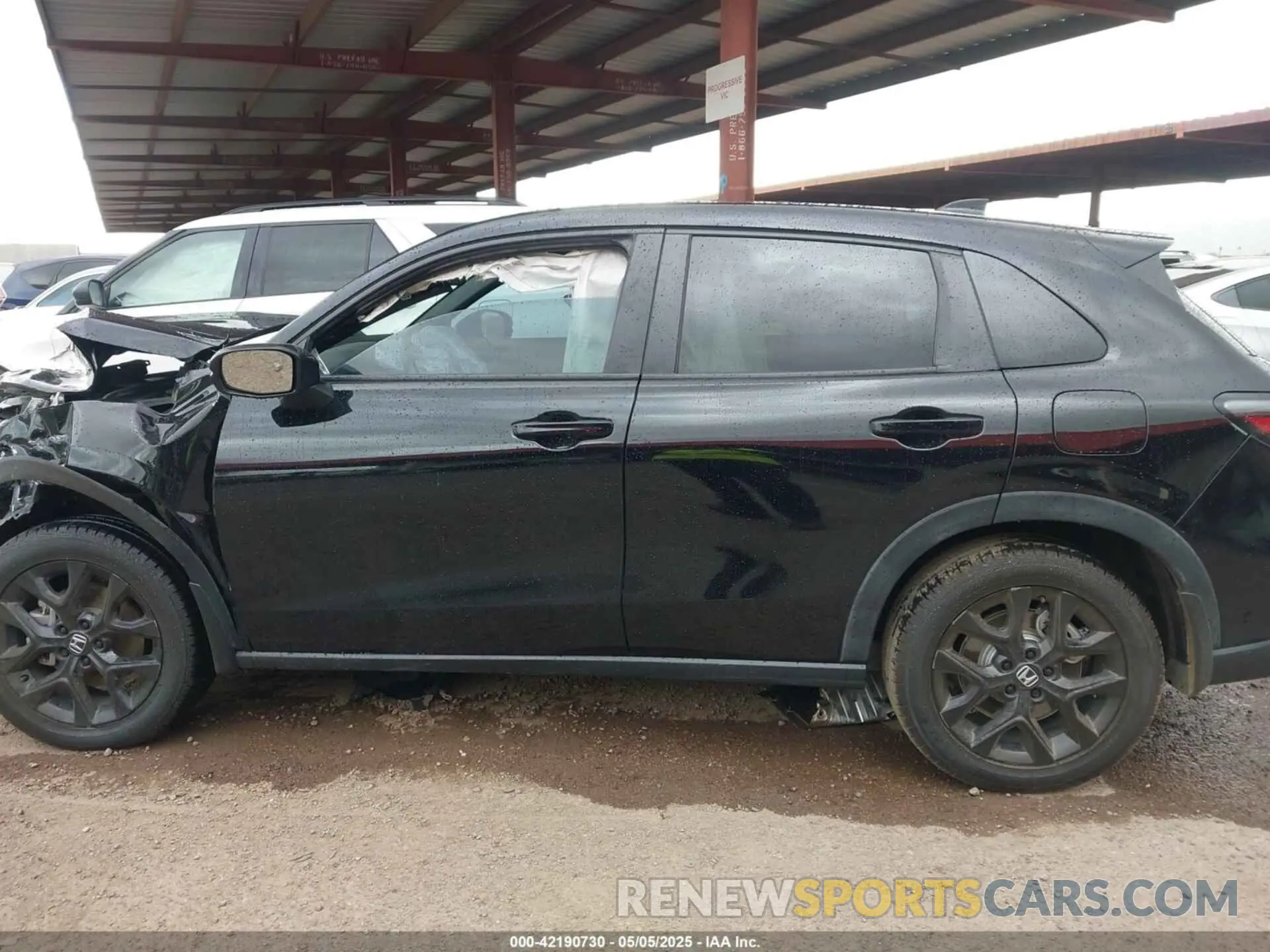14 Photograph of a damaged car 3CZRZ1H55RM707358 HONDA HR-V 2024