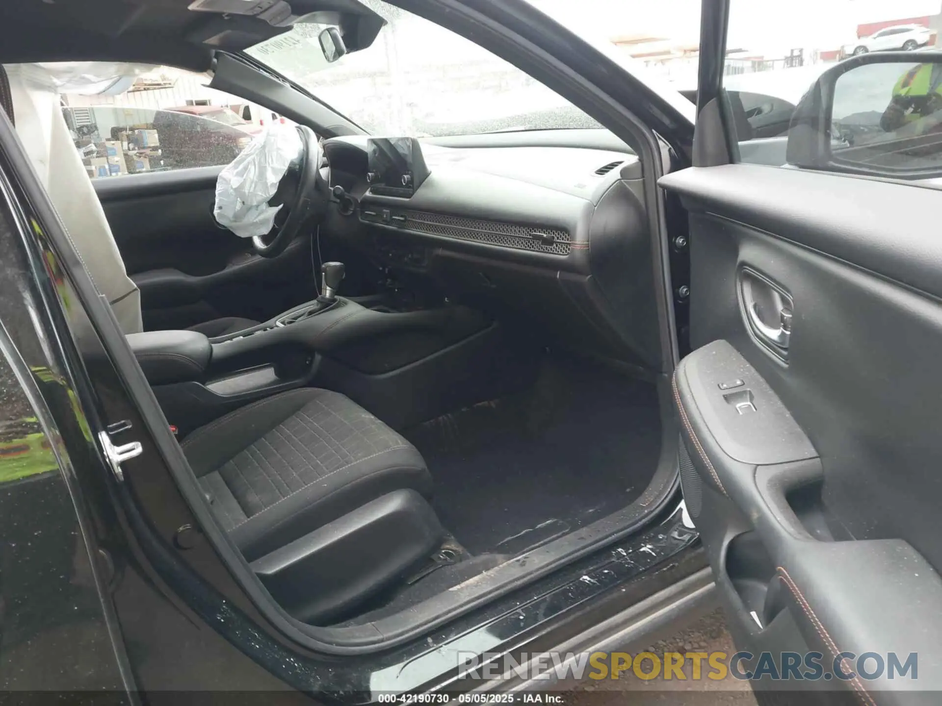 5 Photograph of a damaged car 3CZRZ1H55RM707358 HONDA HR-V 2024
