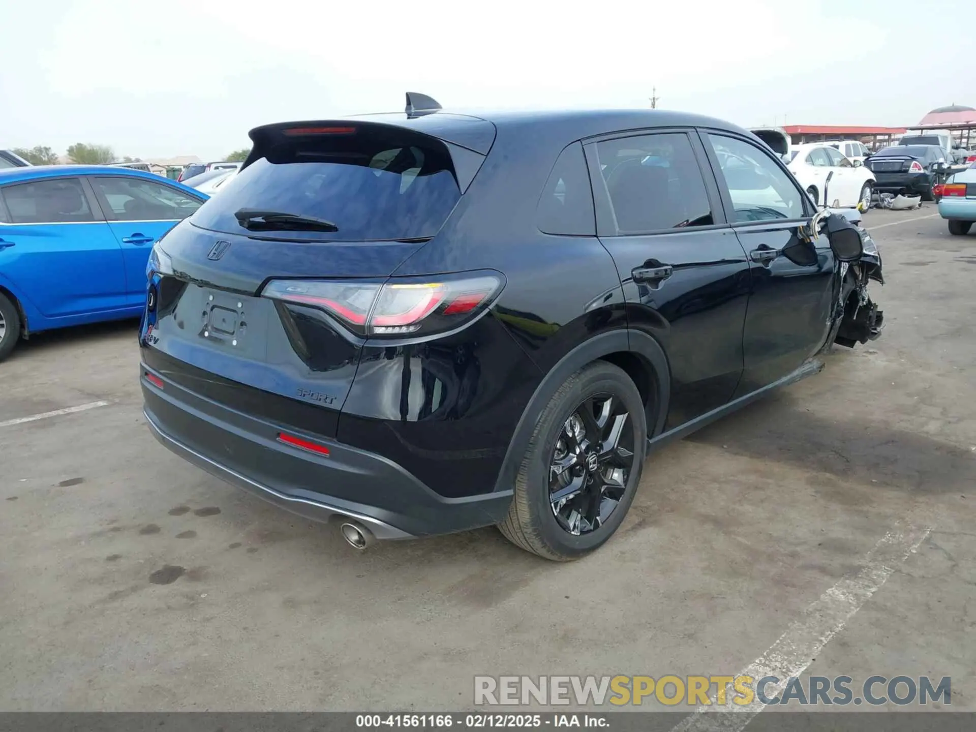 4 Photograph of a damaged car 3CZRZ1H55RM722846 HONDA HR-V 2024