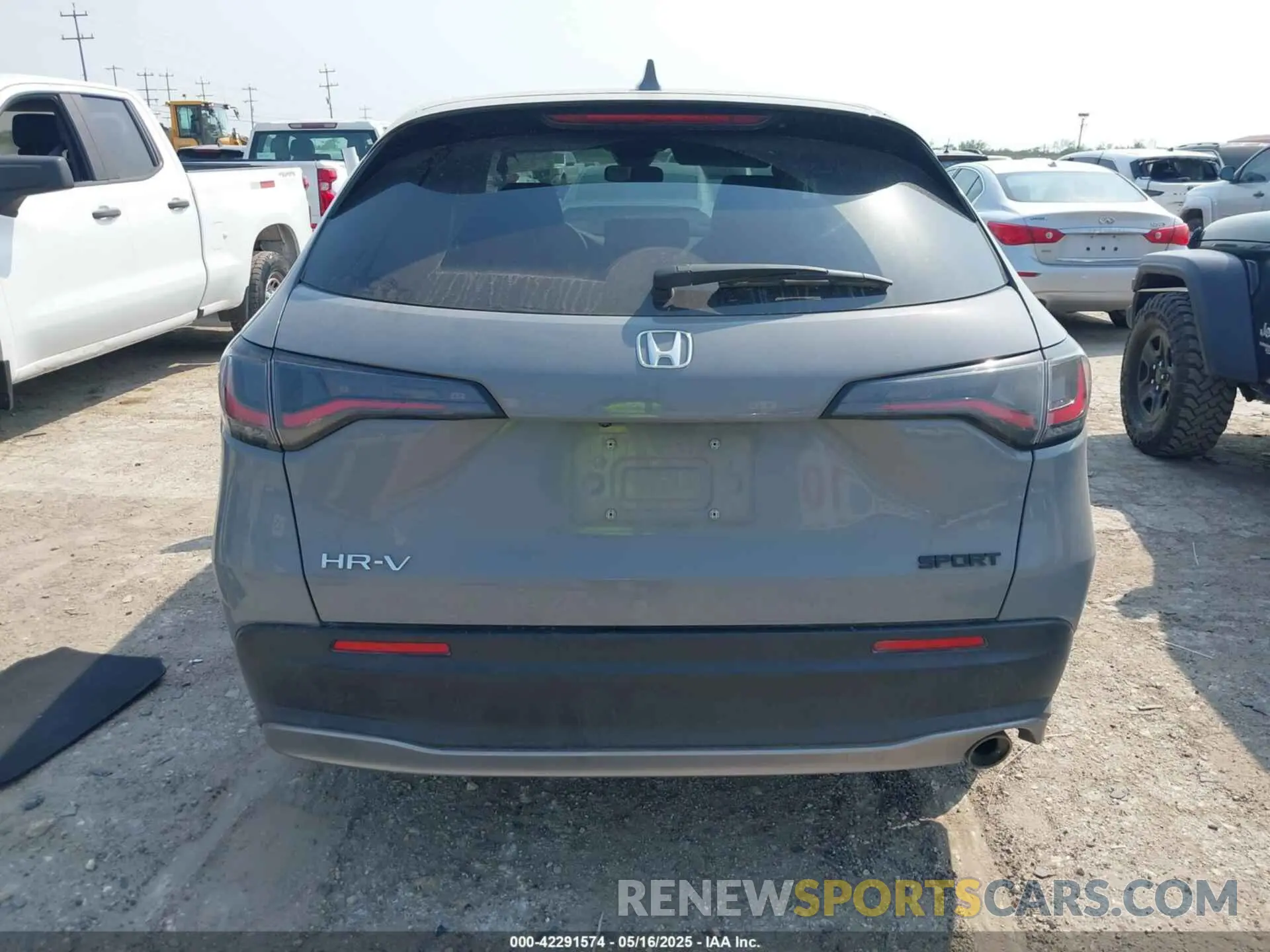 16 Photograph of a damaged car 3CZRZ1H55RM760240 HONDA HR-V 2024