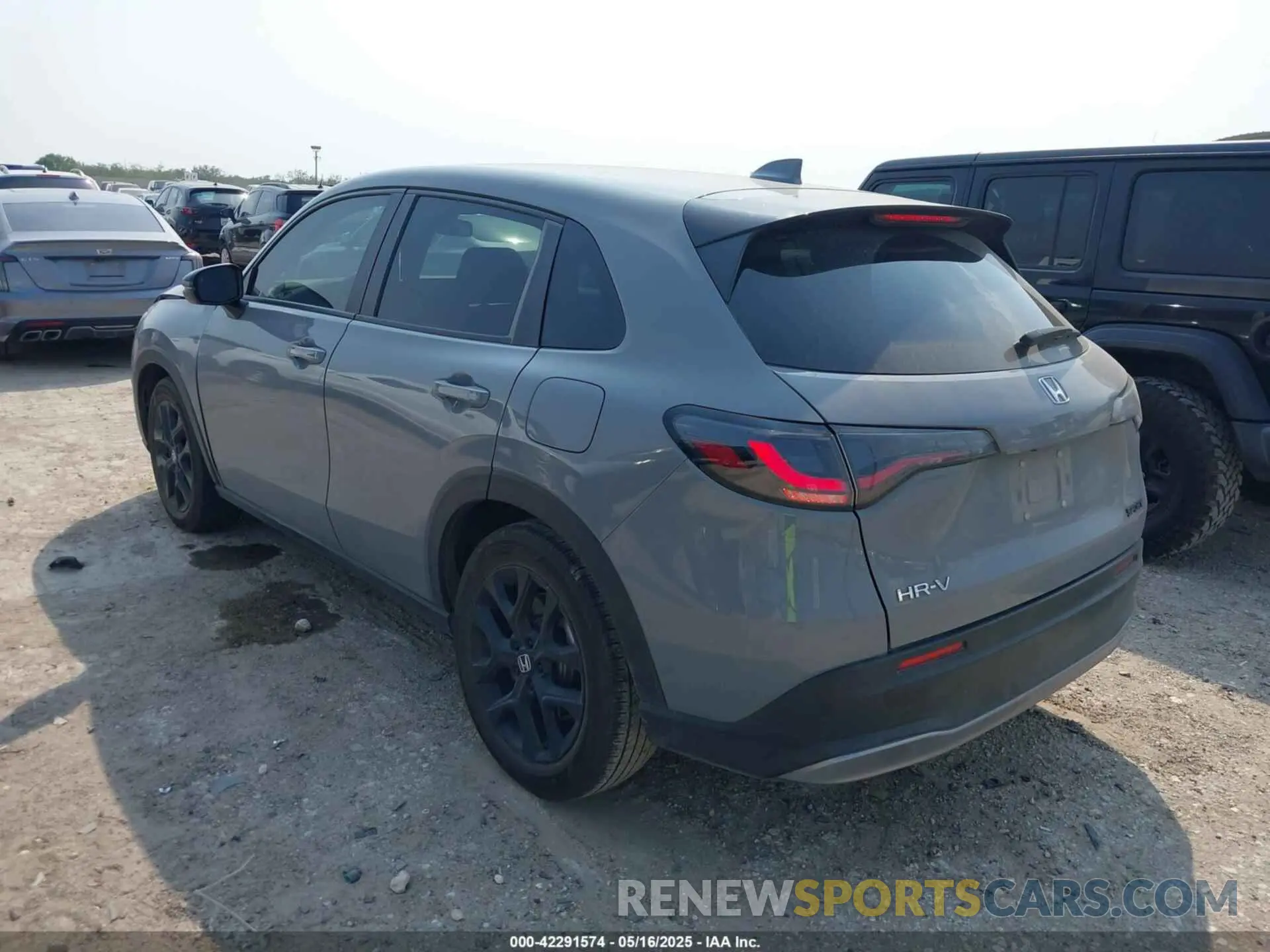 3 Photograph of a damaged car 3CZRZ1H55RM760240 HONDA HR-V 2024