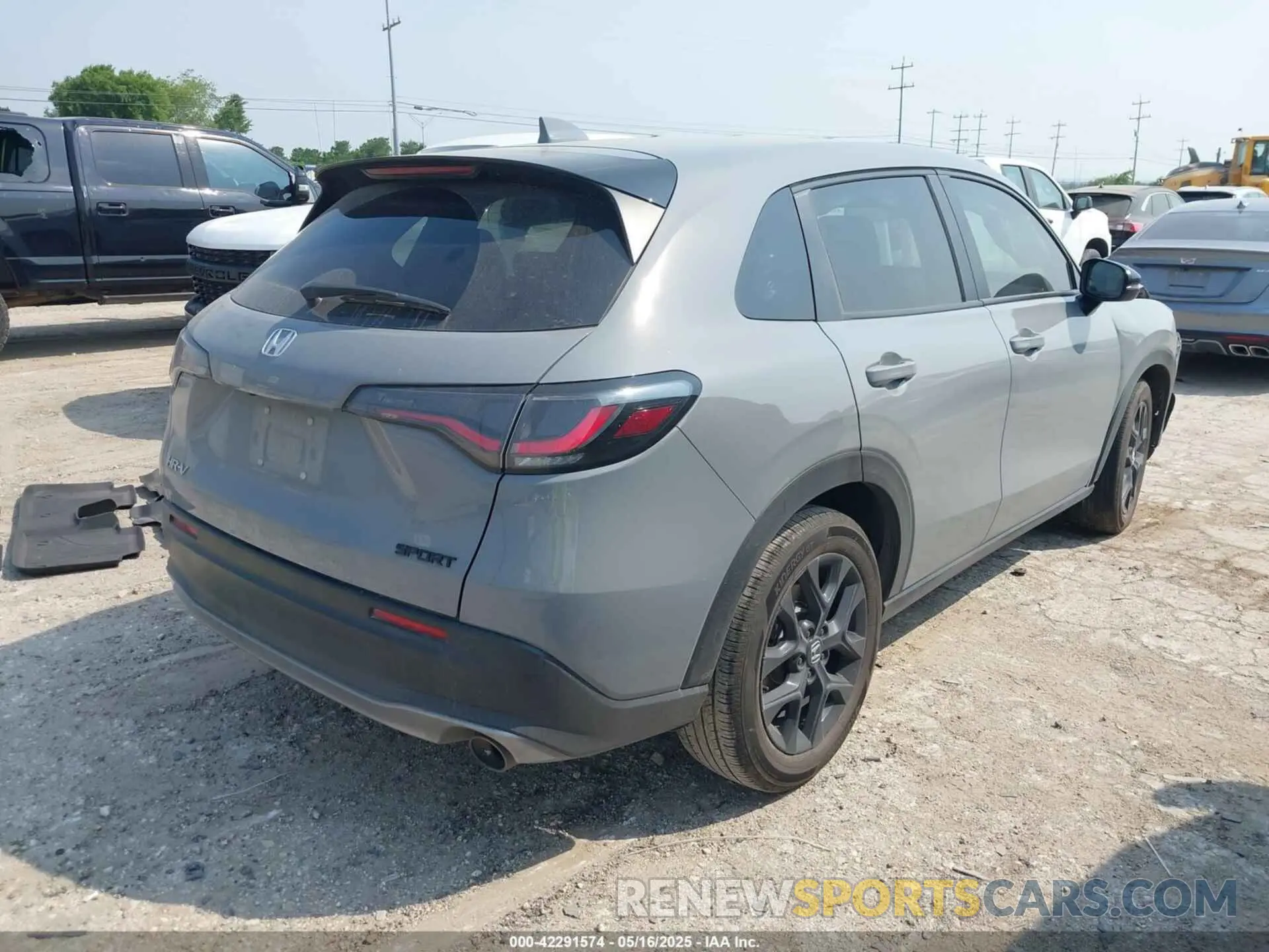 4 Photograph of a damaged car 3CZRZ1H55RM760240 HONDA HR-V 2024