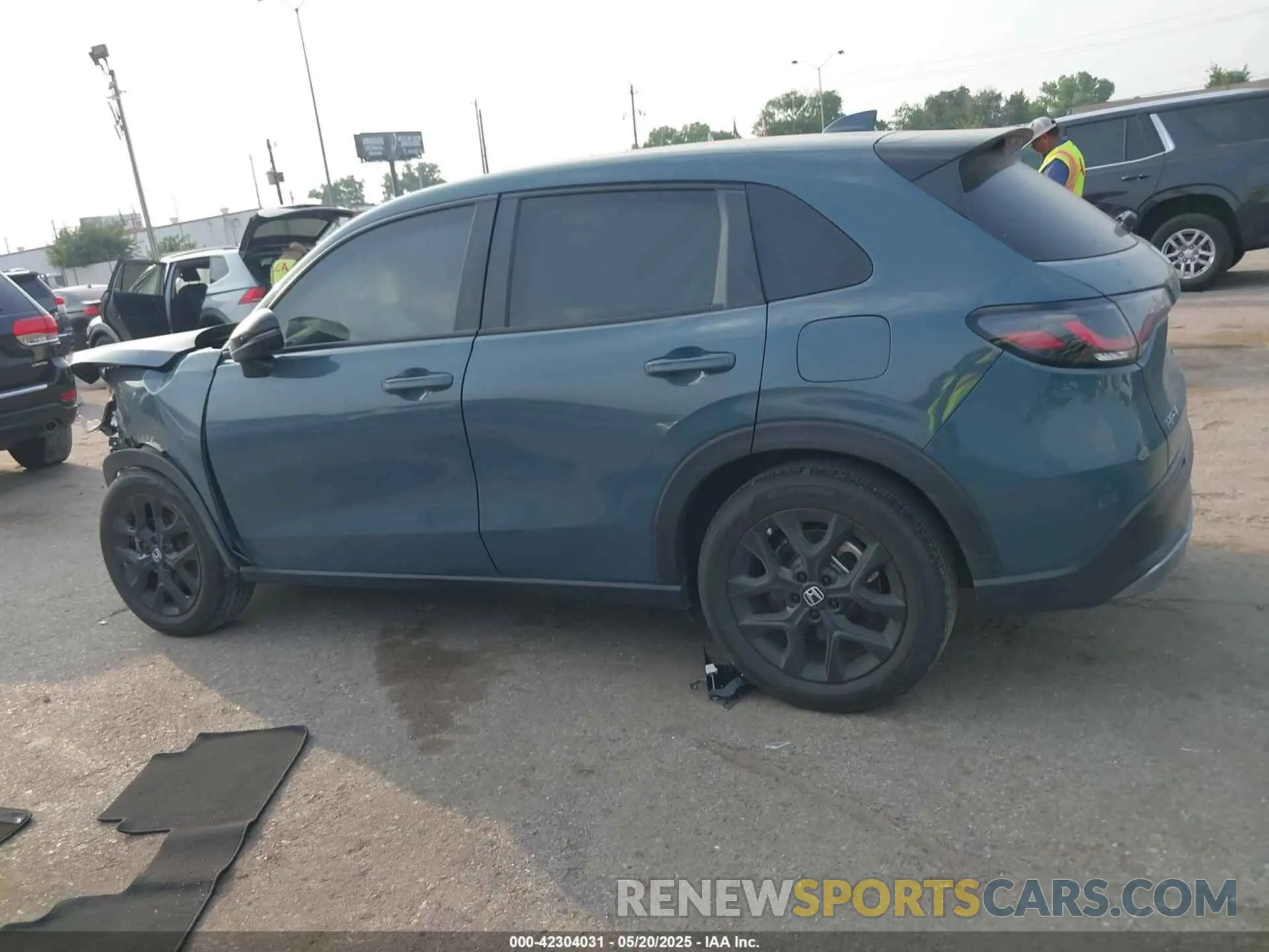 15 Photograph of a damaged car 3CZRZ1H56RM733208 HONDA HR-V 2024