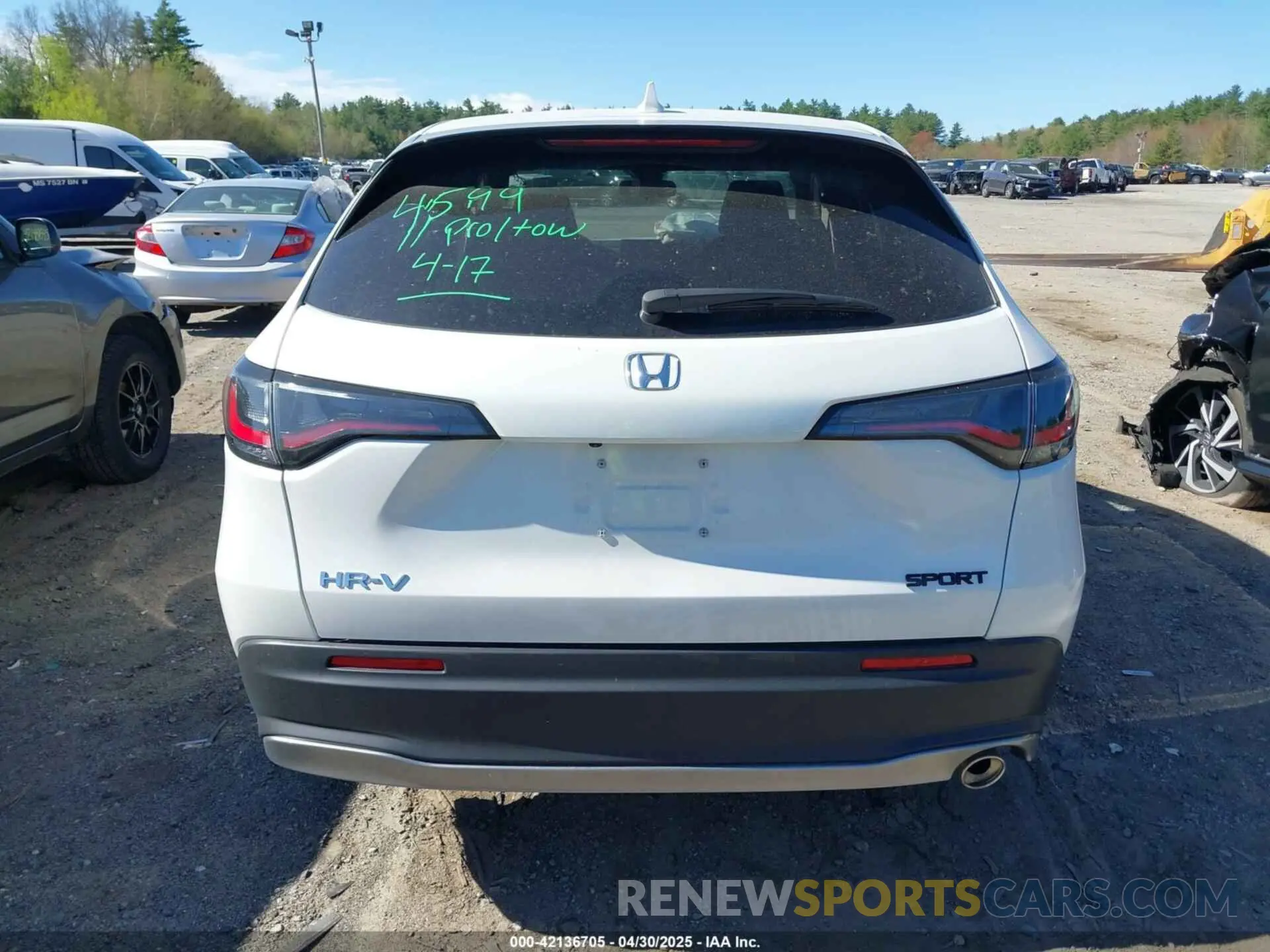 17 Photograph of a damaged car 3CZRZ1H56RM759436 HONDA HR-V 2024