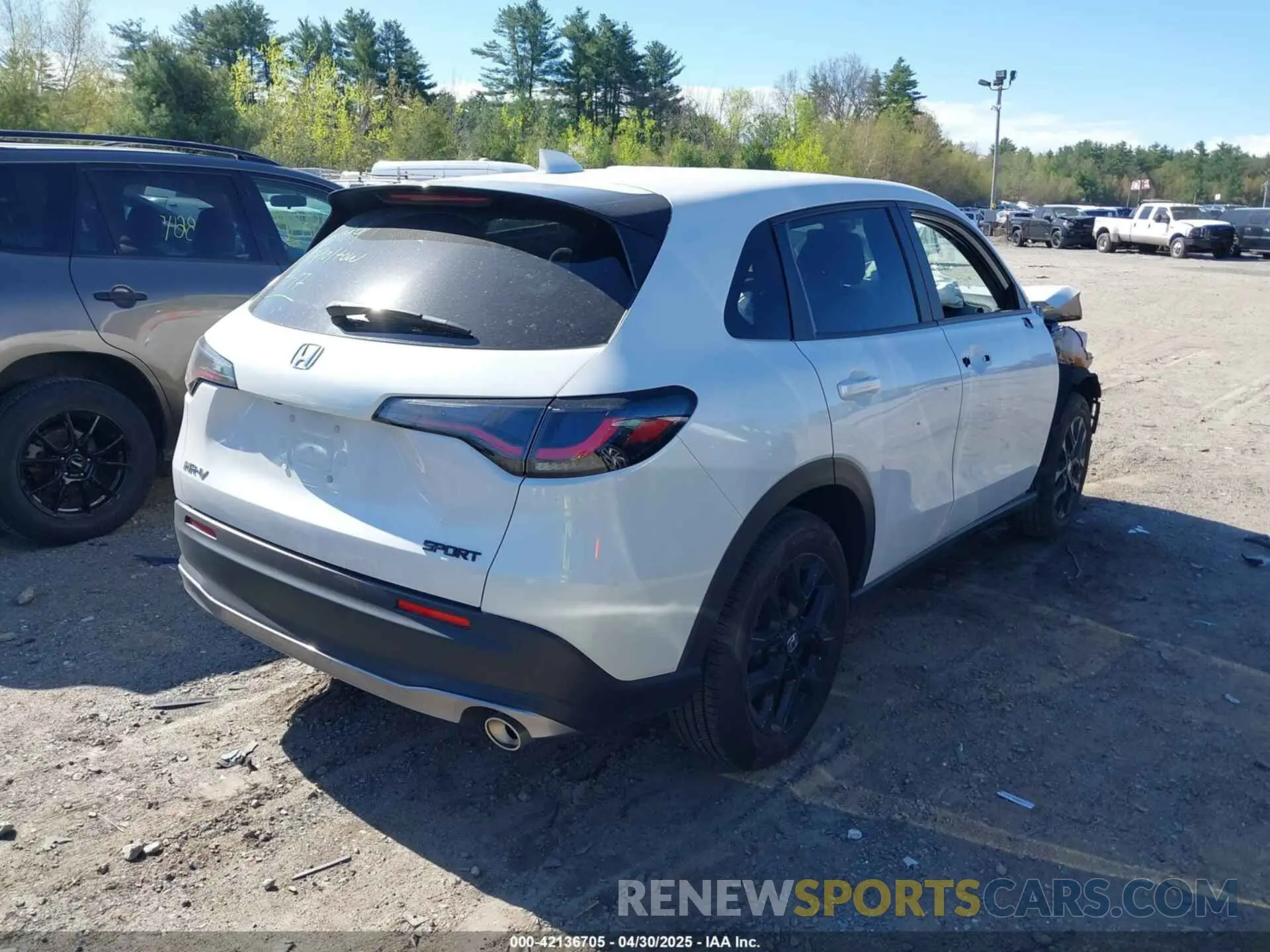 4 Photograph of a damaged car 3CZRZ1H56RM759436 HONDA HR-V 2024