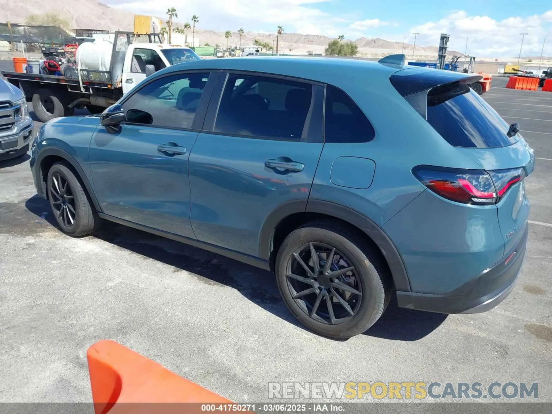3 Photograph of a damaged car 3CZRZ1H57RM708270 HONDA HR-V 2024
