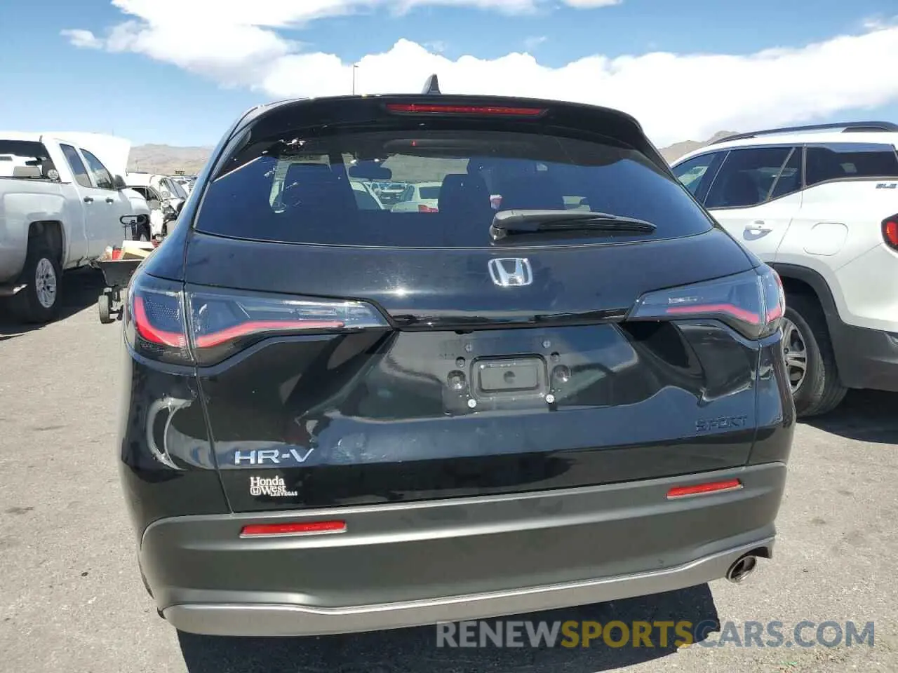6 Photograph of a damaged car 3CZRZ1H57RM742564 HONDA HR-V 2024