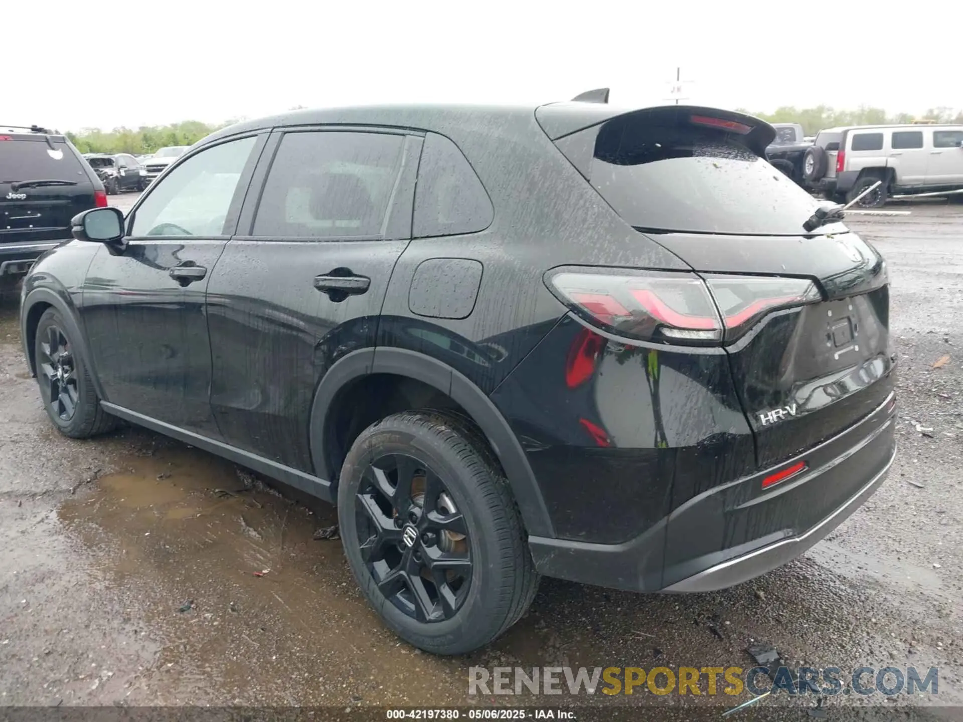 3 Photograph of a damaged car 3CZRZ1H57RM750003 HONDA HR-V 2024