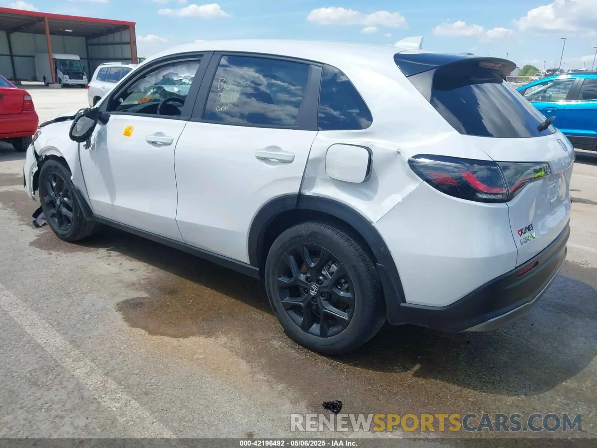 3 Photograph of a damaged car 3CZRZ1H57RM761566 HONDA HR-V 2024
