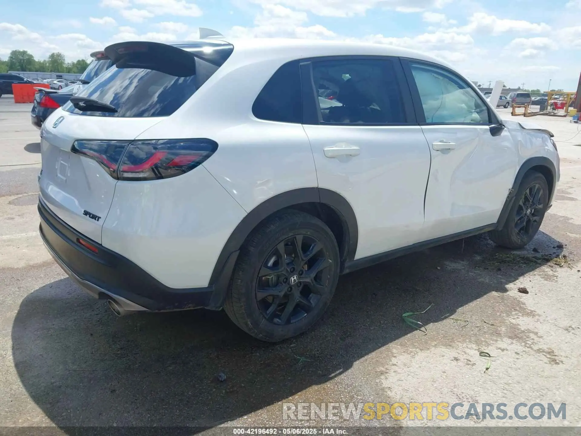 4 Photograph of a damaged car 3CZRZ1H57RM761566 HONDA HR-V 2024