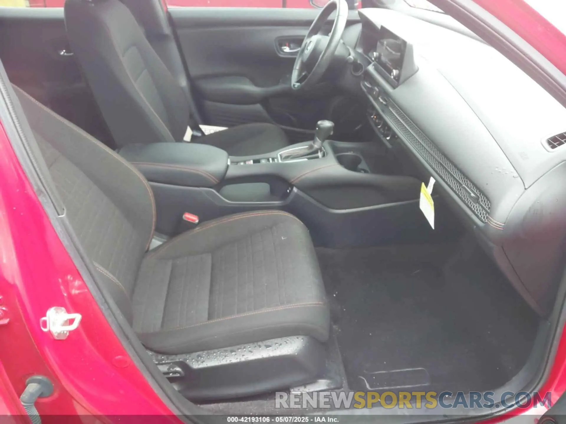 5 Photograph of a damaged car 3CZRZ1H58RM709931 HONDA HR-V 2024