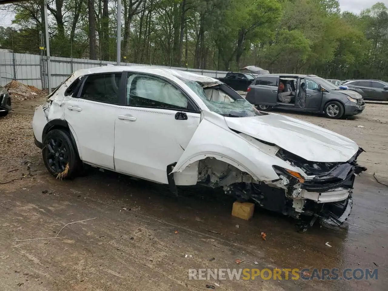 4 Photograph of a damaged car 3CZRZ1H58RM711615 HONDA HR-V 2024