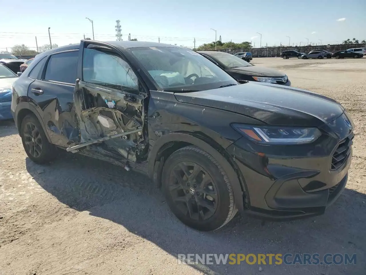 4 Photograph of a damaged car 3CZRZ1H58RM729290 HONDA HR-V 2024