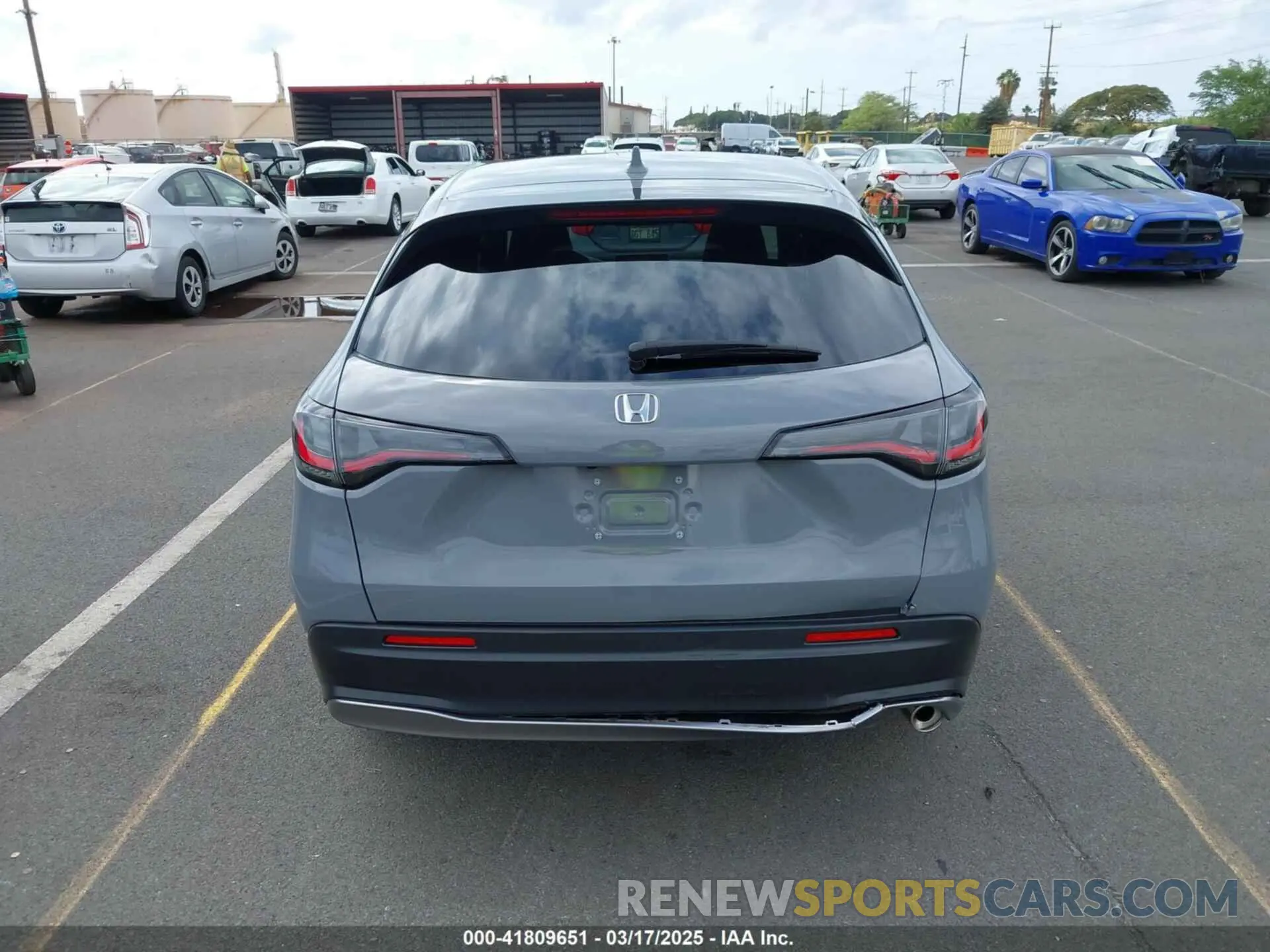 16 Photograph of a damaged car 3CZRZ1H58RM747790 HONDA HR-V 2024