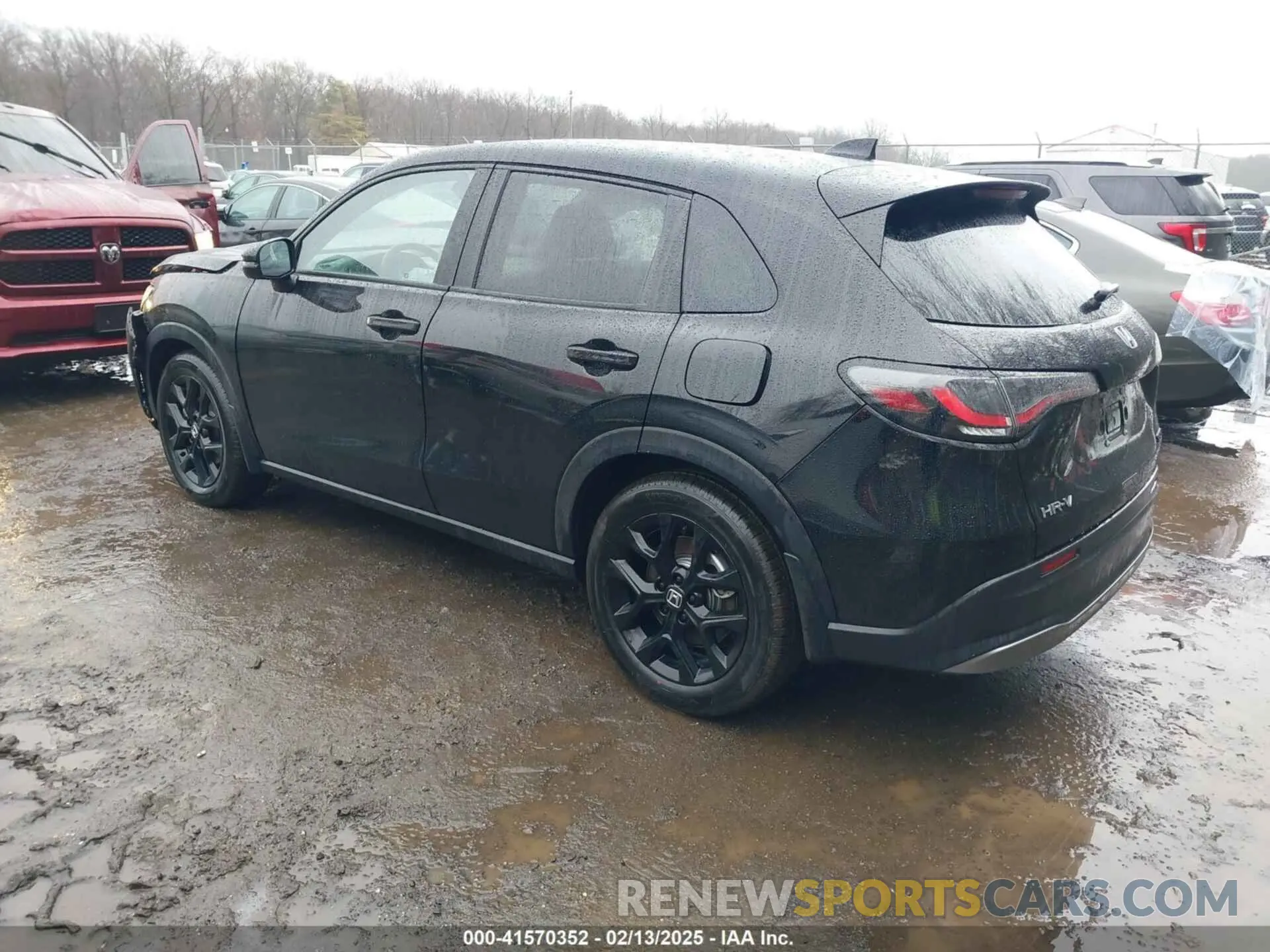 3 Photograph of a damaged car 3CZRZ1H58RM753413 HONDA HR-V 2024