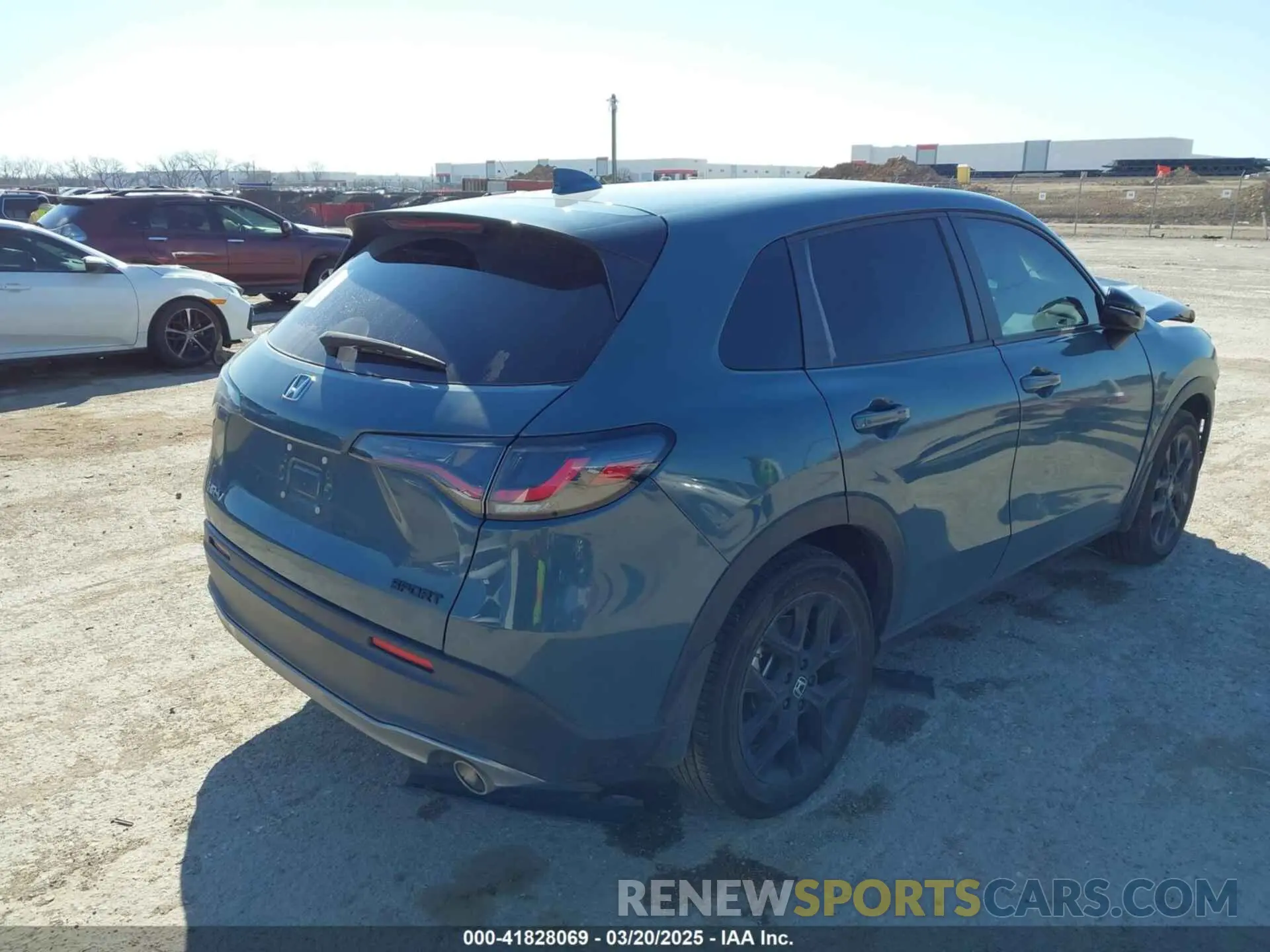 4 Photograph of a damaged car 3CZRZ1H59RM724664 HONDA HR-V 2024