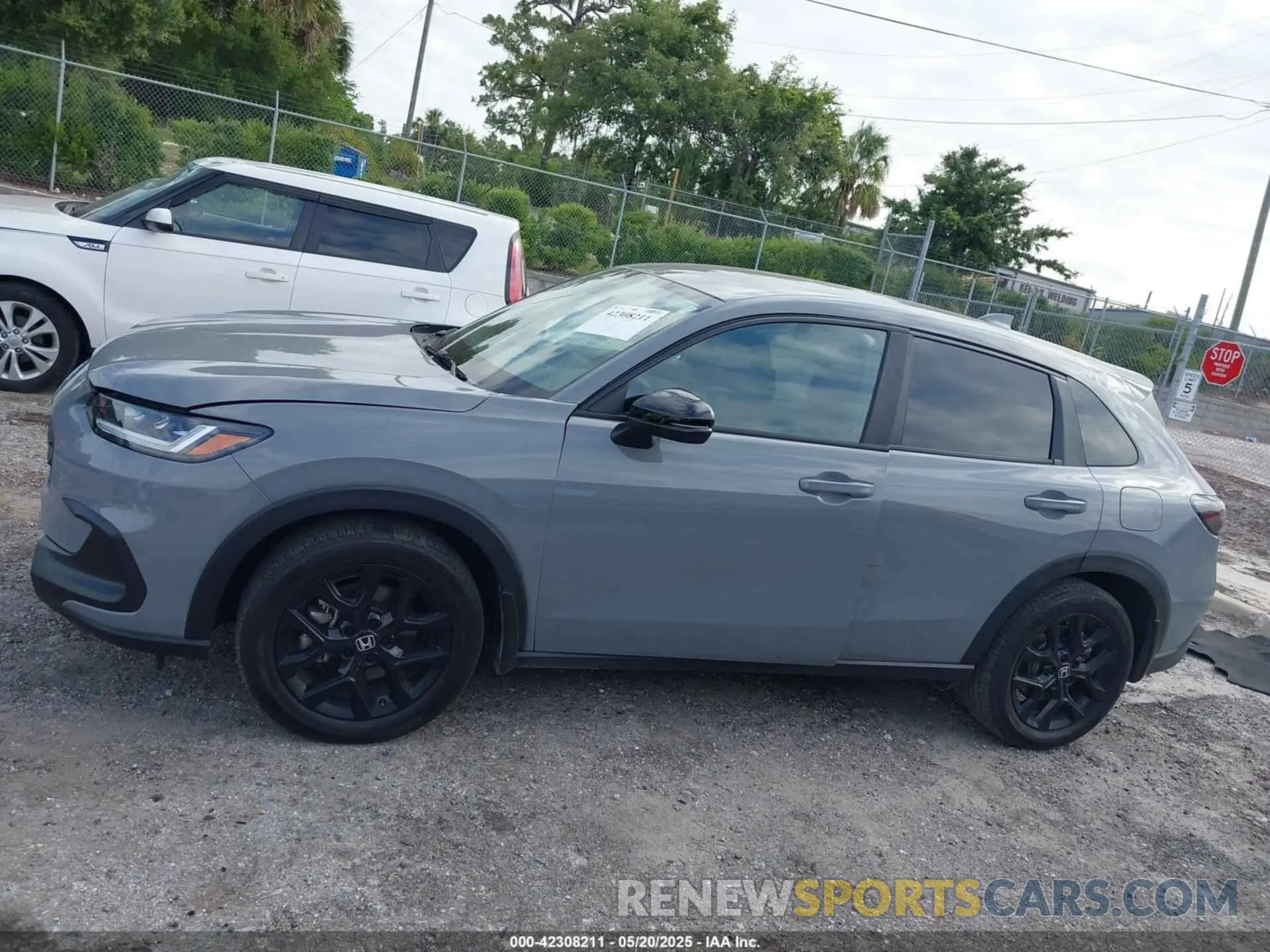14 Photograph of a damaged car 3CZRZ1H5XRM749430 HONDA HR-V 2024