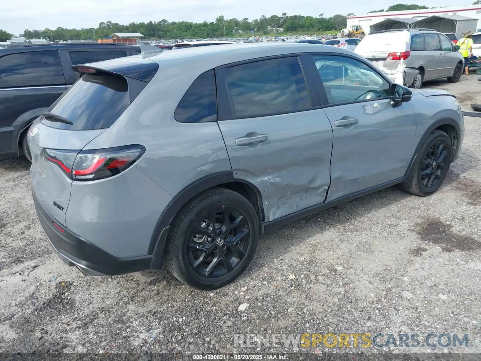 4 Photograph of a damaged car 3CZRZ1H5XRM749430 HONDA HR-V 2024