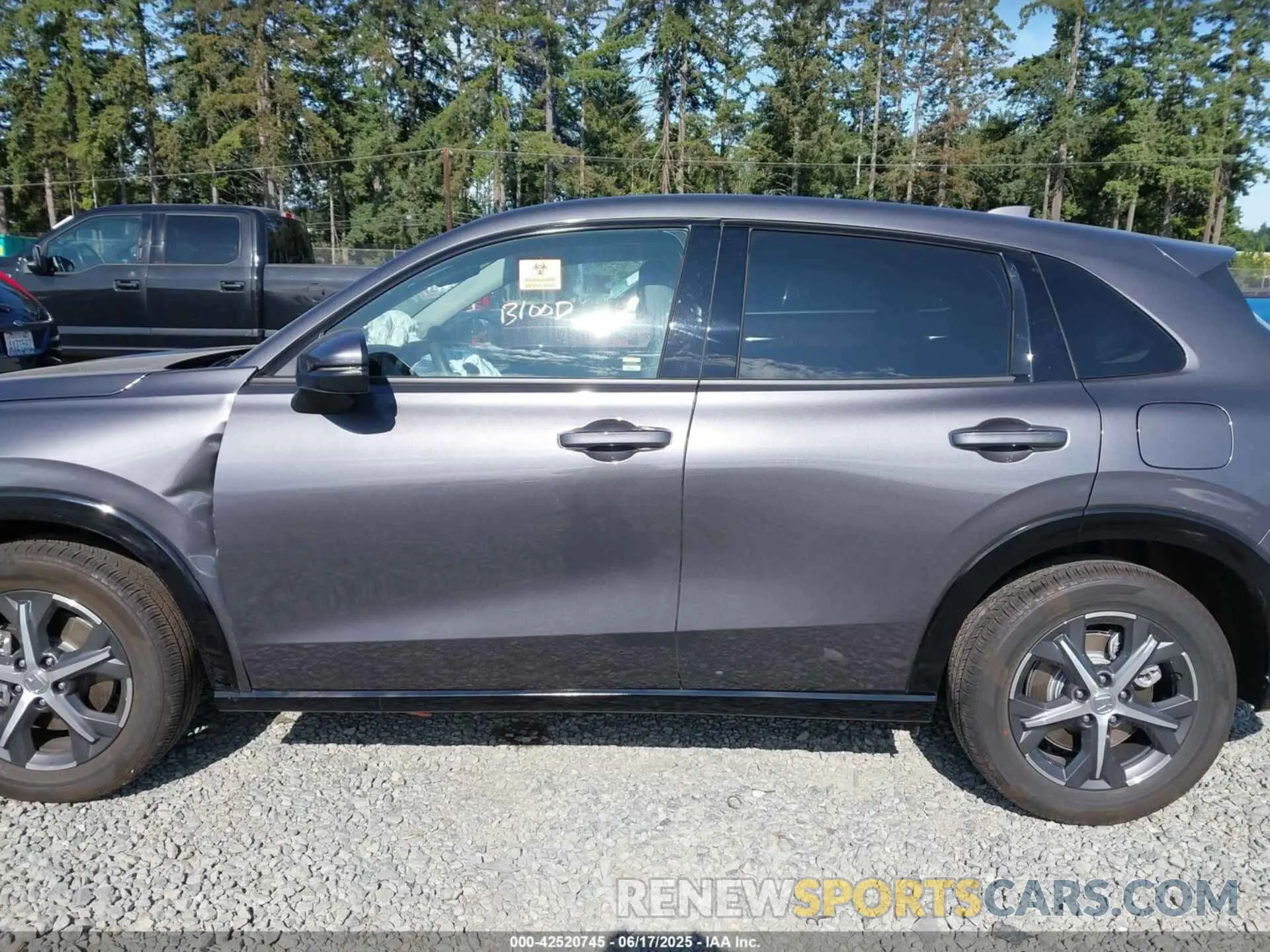 14 Photograph of a damaged car 3CZRZ1H70RM738969 HONDA HR-V 2024