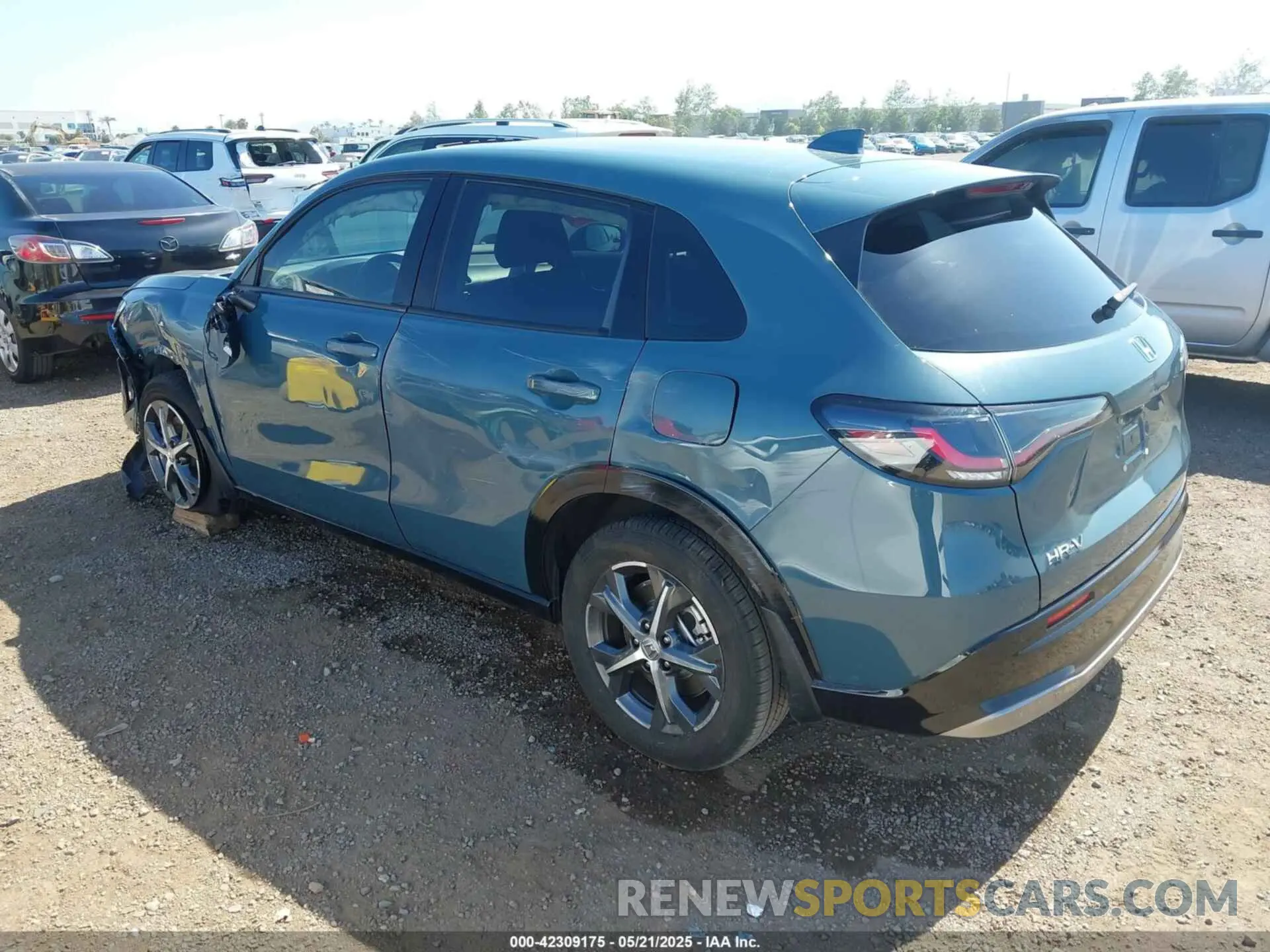 3 Photograph of a damaged car 3CZRZ1H70RM750166 HONDA HR-V 2024