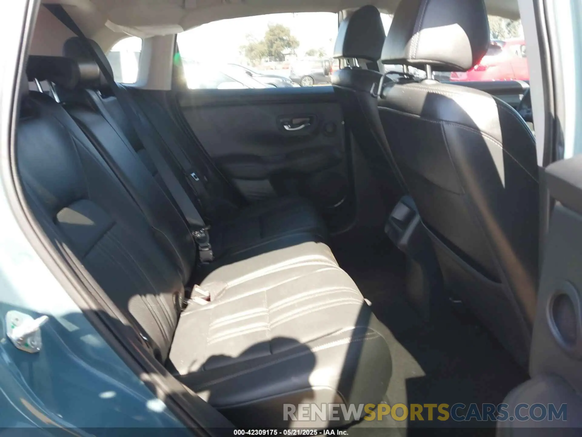8 Photograph of a damaged car 3CZRZ1H70RM750166 HONDA HR-V 2024