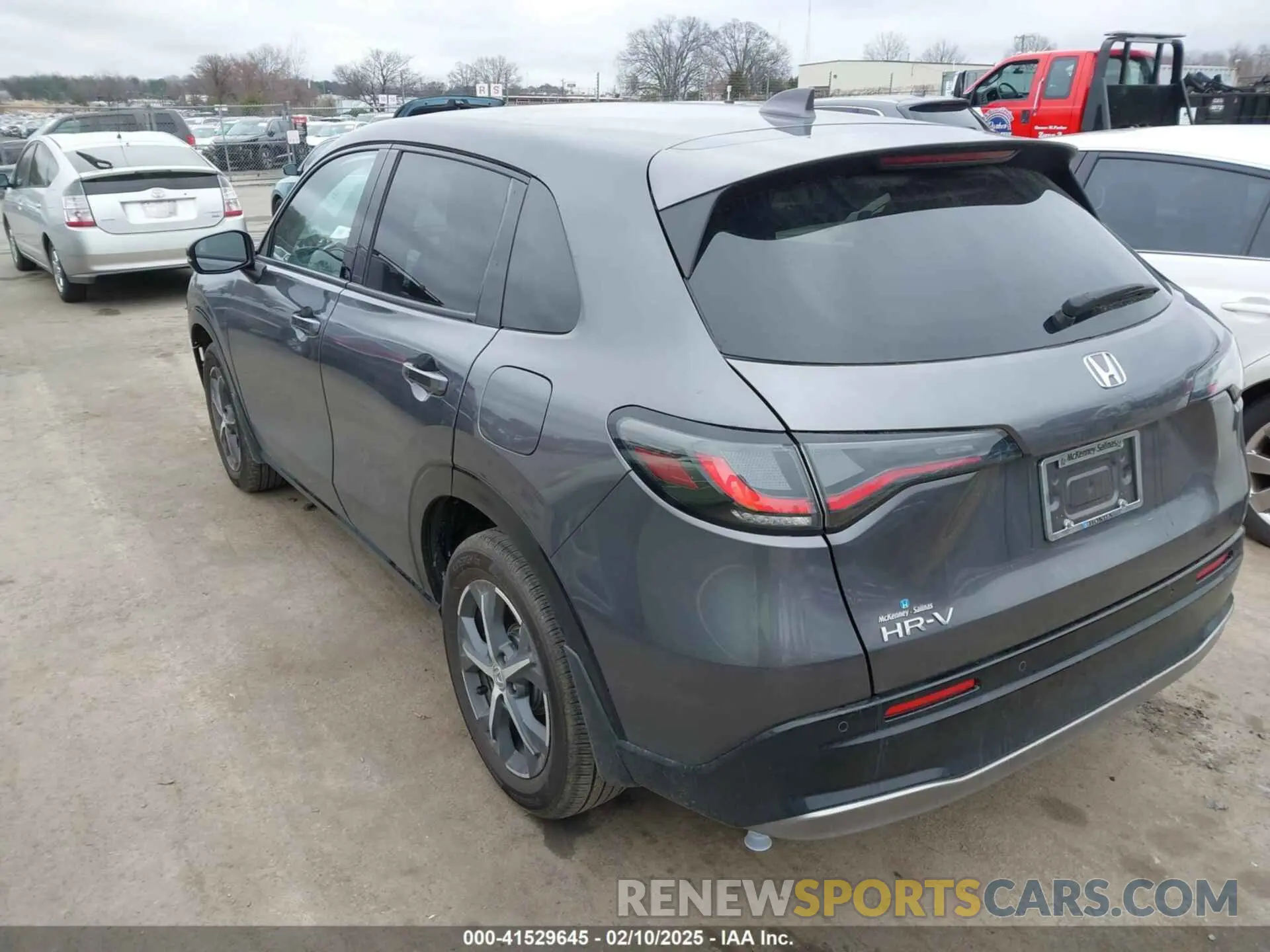 3 Photograph of a damaged car 3CZRZ1H71RM744232 HONDA HR-V 2024