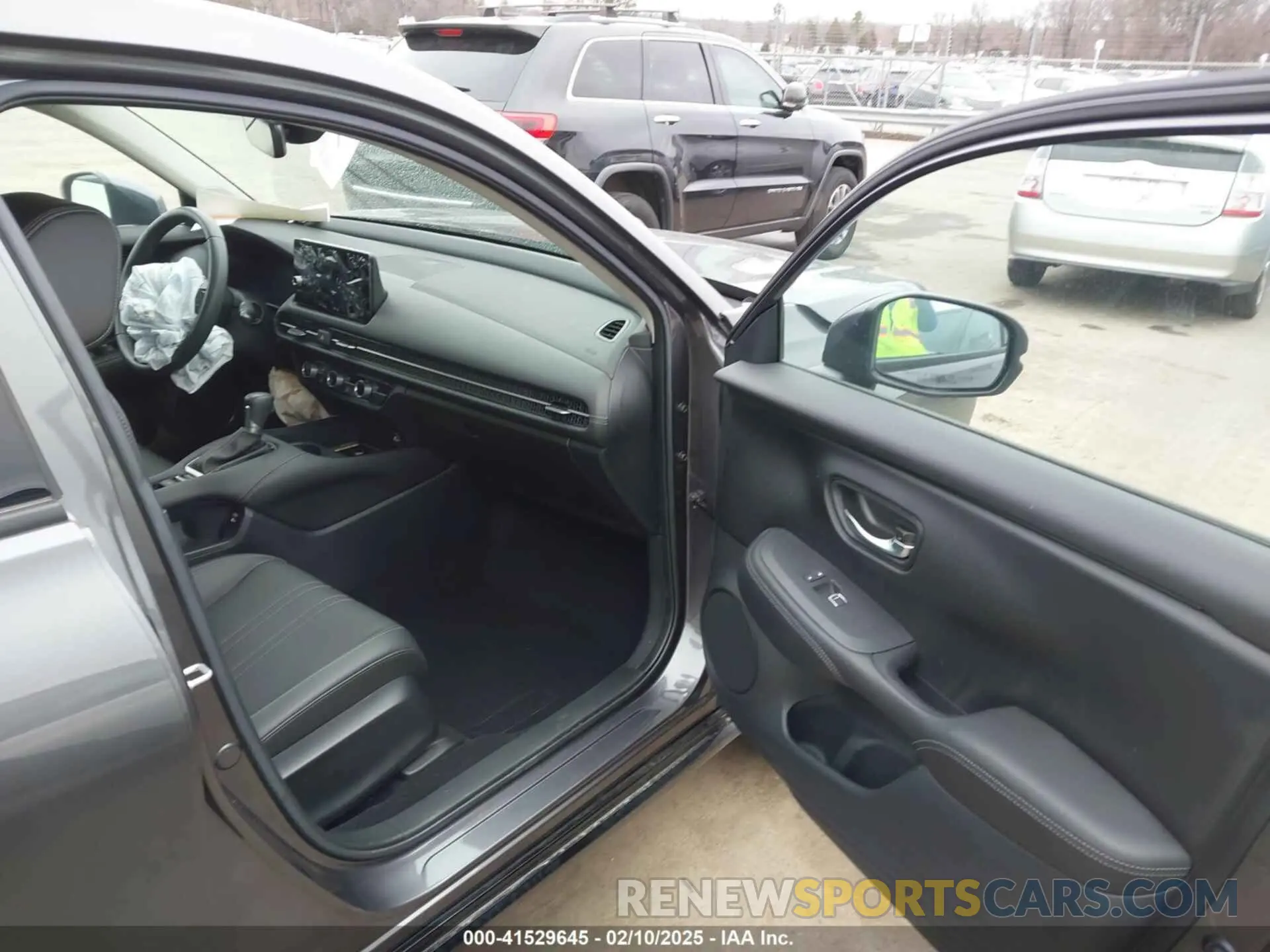 5 Photograph of a damaged car 3CZRZ1H71RM744232 HONDA HR-V 2024