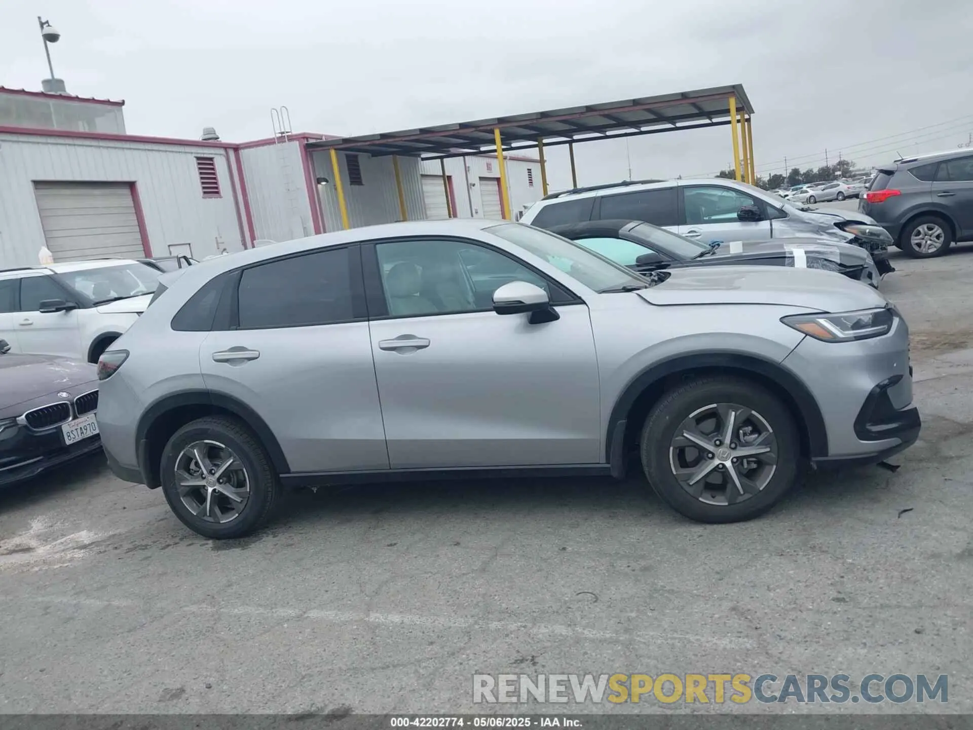 14 Photograph of a damaged car 3CZRZ1H71RM758910 HONDA HR-V 2024