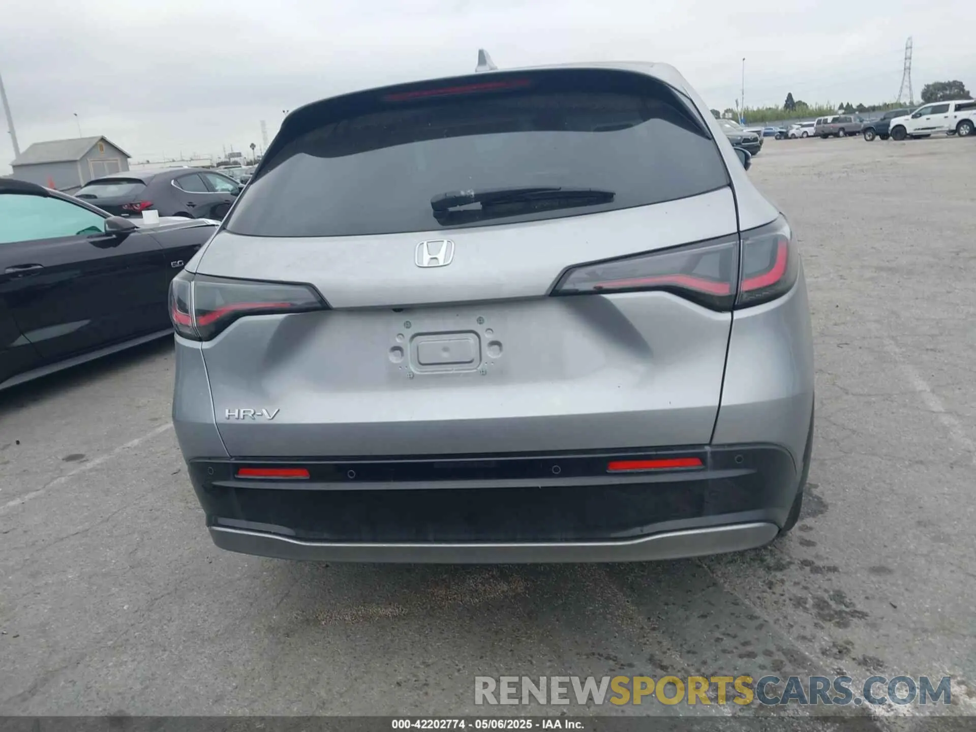 17 Photograph of a damaged car 3CZRZ1H71RM758910 HONDA HR-V 2024