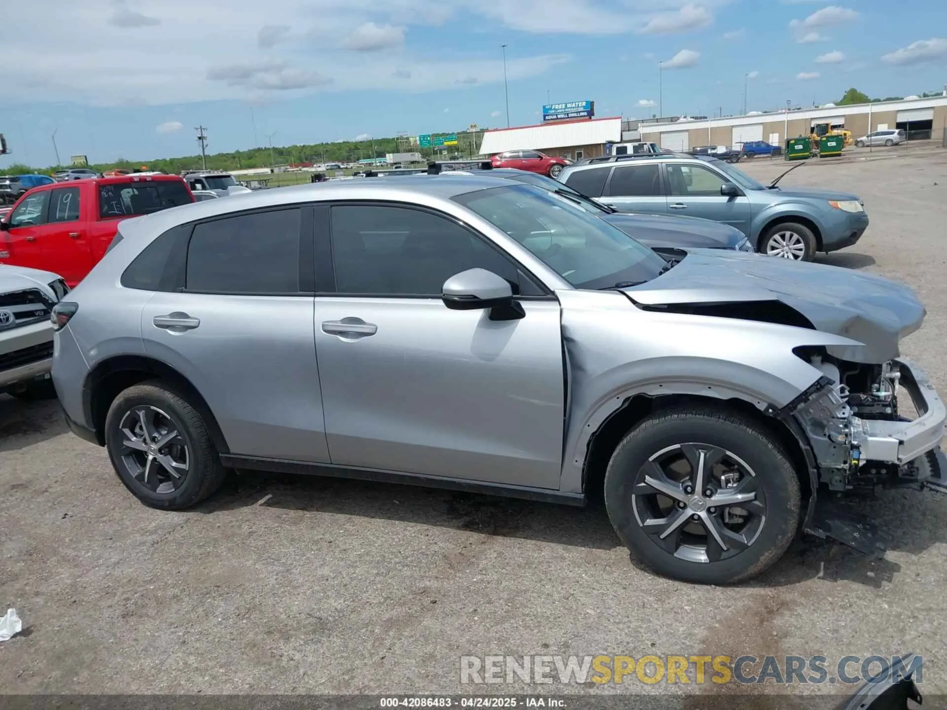 14 Photograph of a damaged car 3CZRZ1H72RM761119 HONDA HR-V 2024