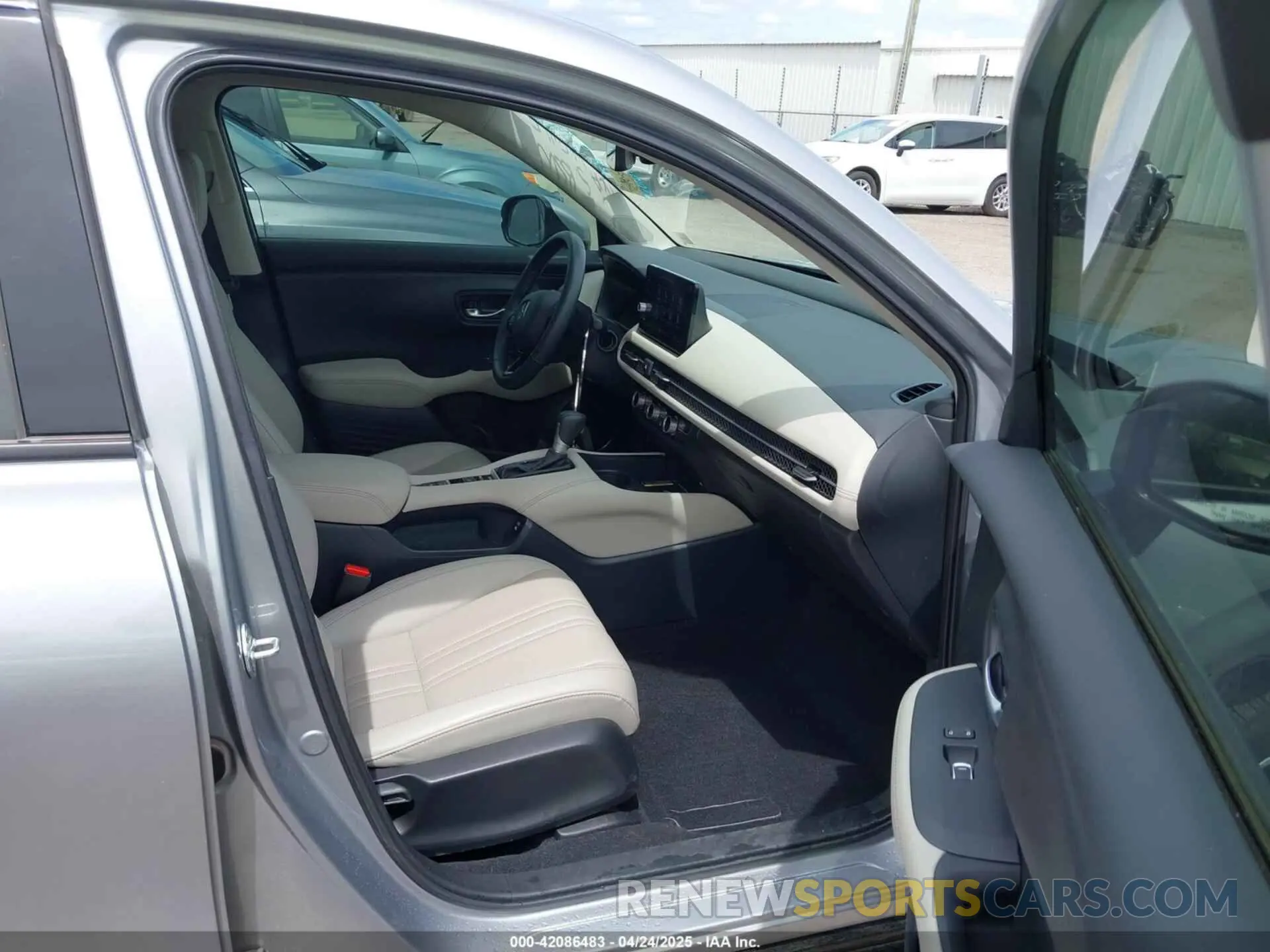 5 Photograph of a damaged car 3CZRZ1H72RM761119 HONDA HR-V 2024