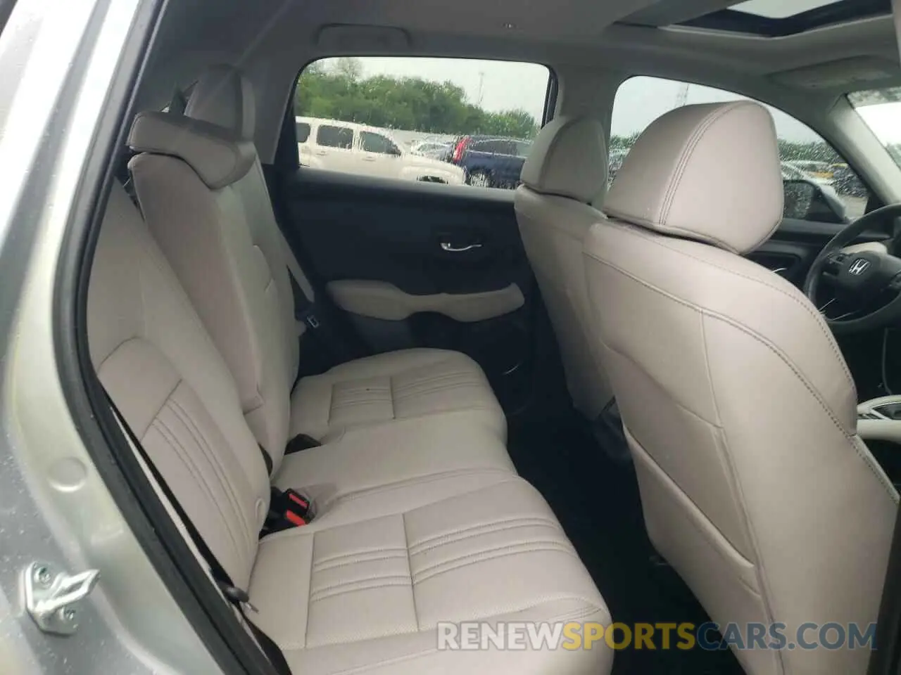11 Photograph of a damaged car 3CZRZ1H73RM737685 HONDA HR-V 2024