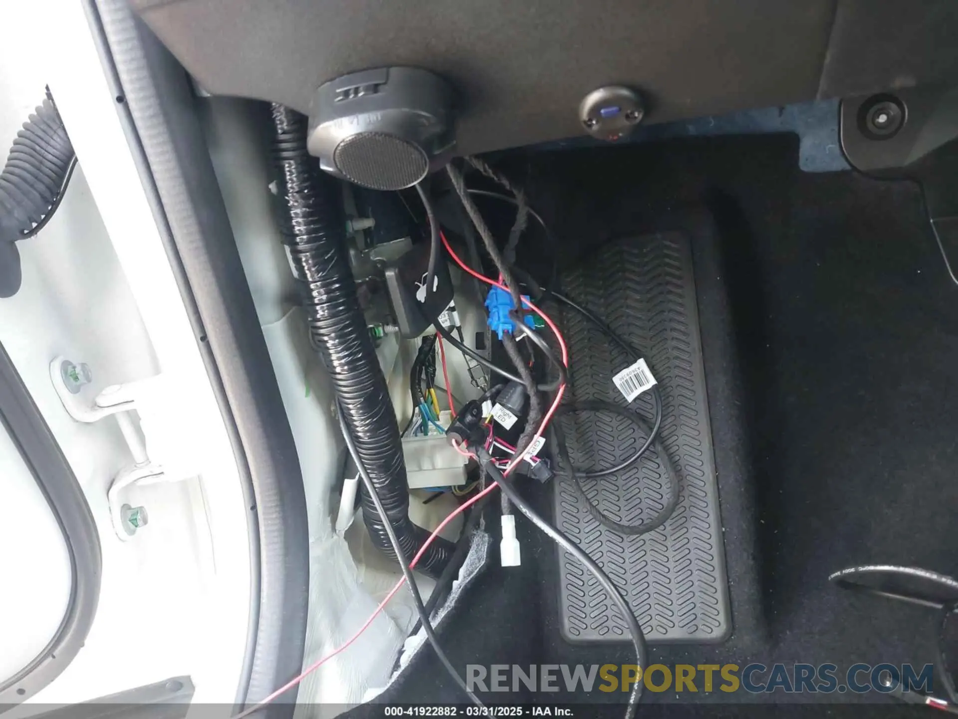 6 Photograph of a damaged car 3CZRZ1H74RM711208 HONDA HR-V 2024