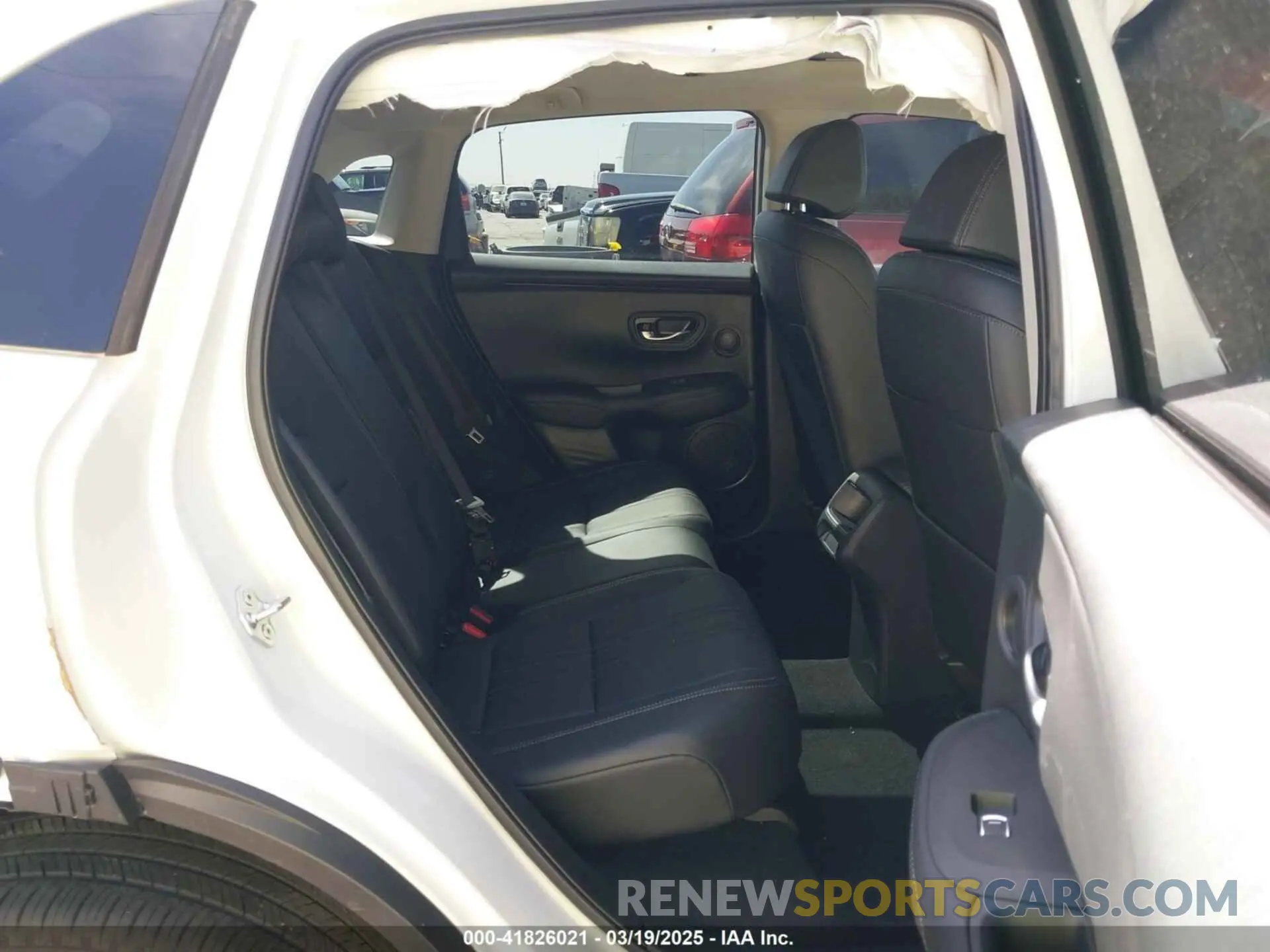 8 Photograph of a damaged car 3CZRZ1H74RM759985 HONDA HR-V 2024