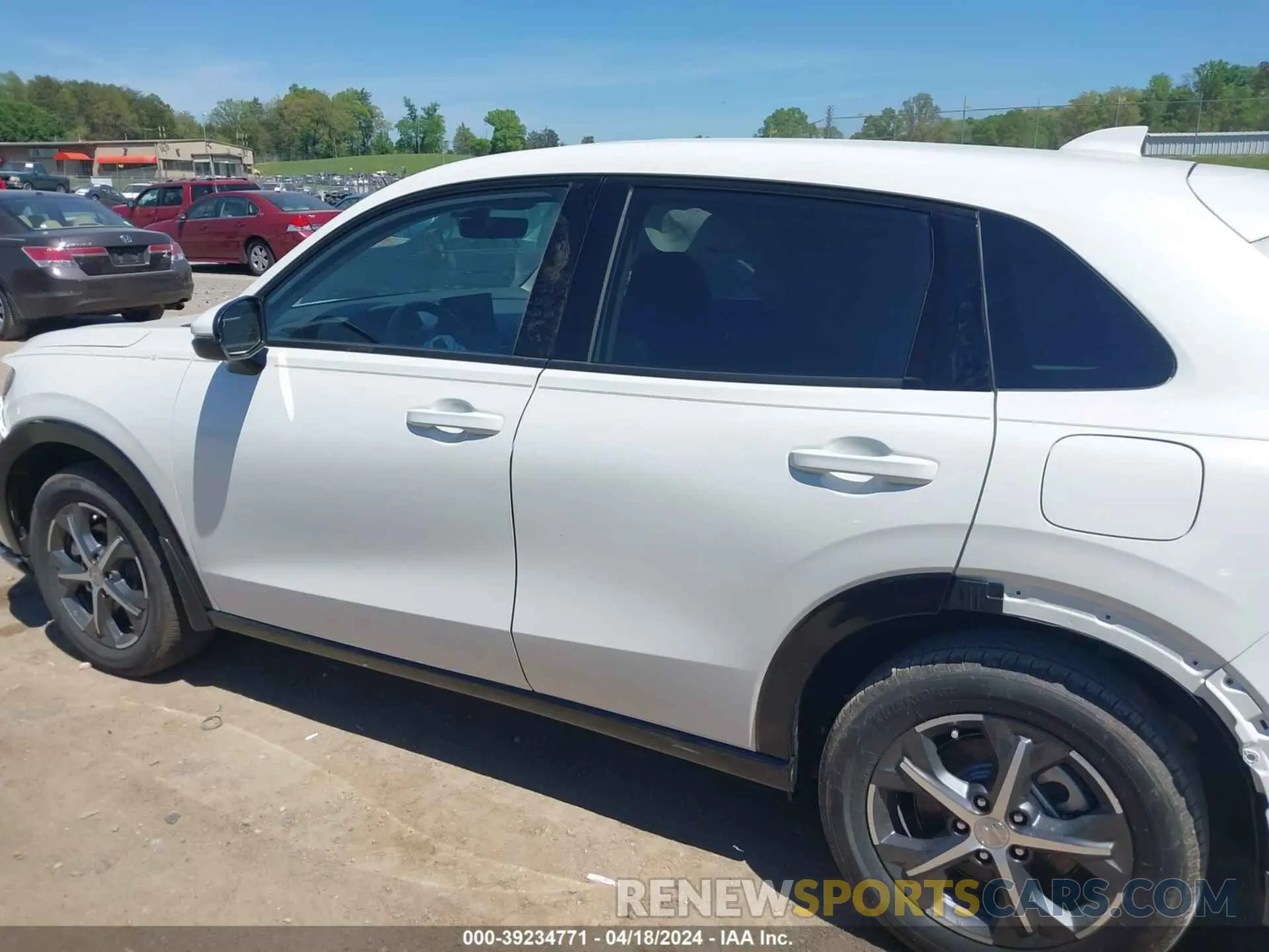 14 Photograph of a damaged car 3CZRZ1H79RM738713 HONDA HR-V 2024